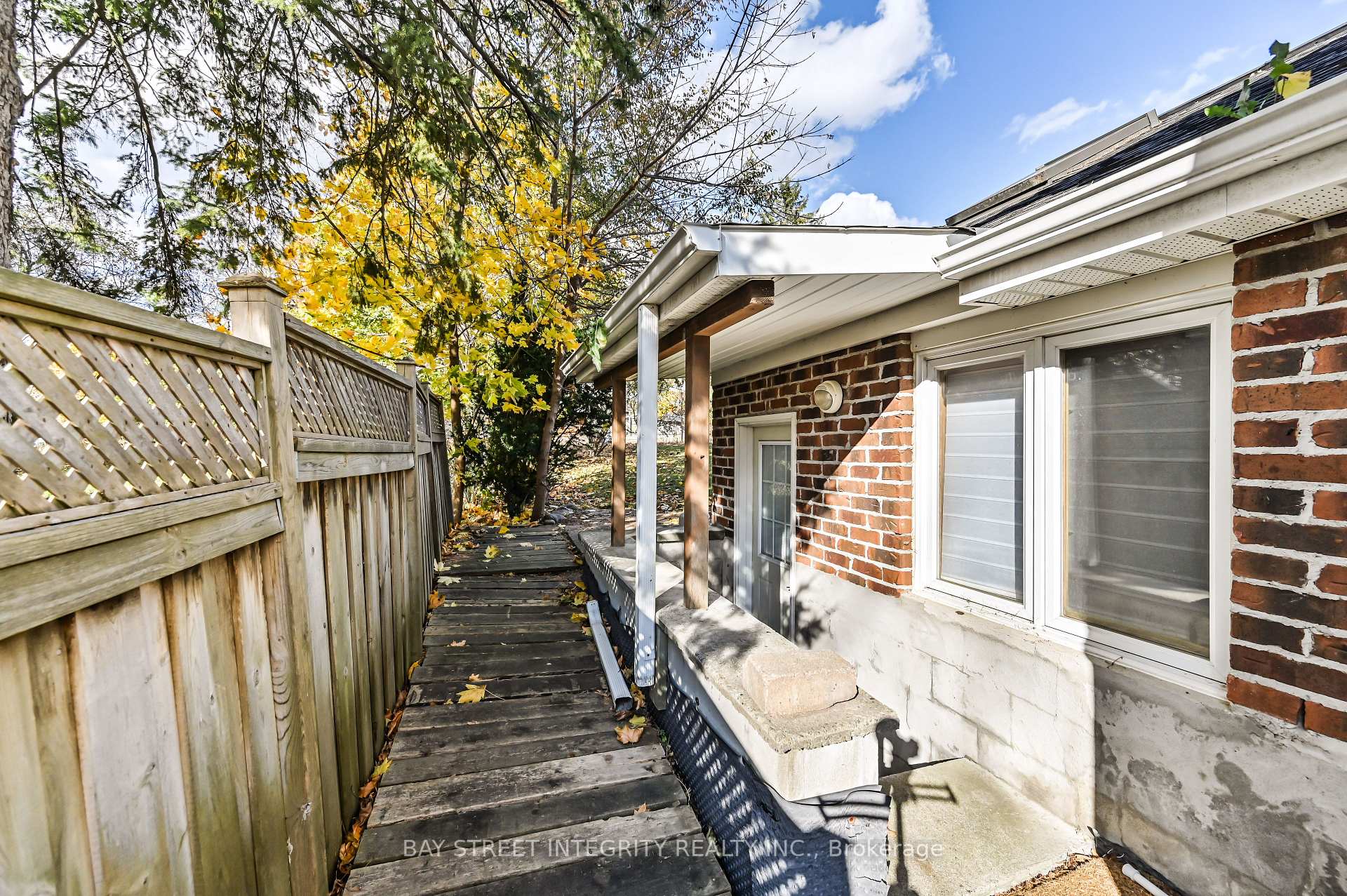 Photo 33 of 91 Roxborough Road, Newmarket, Gorham-College Manor — HOMEH