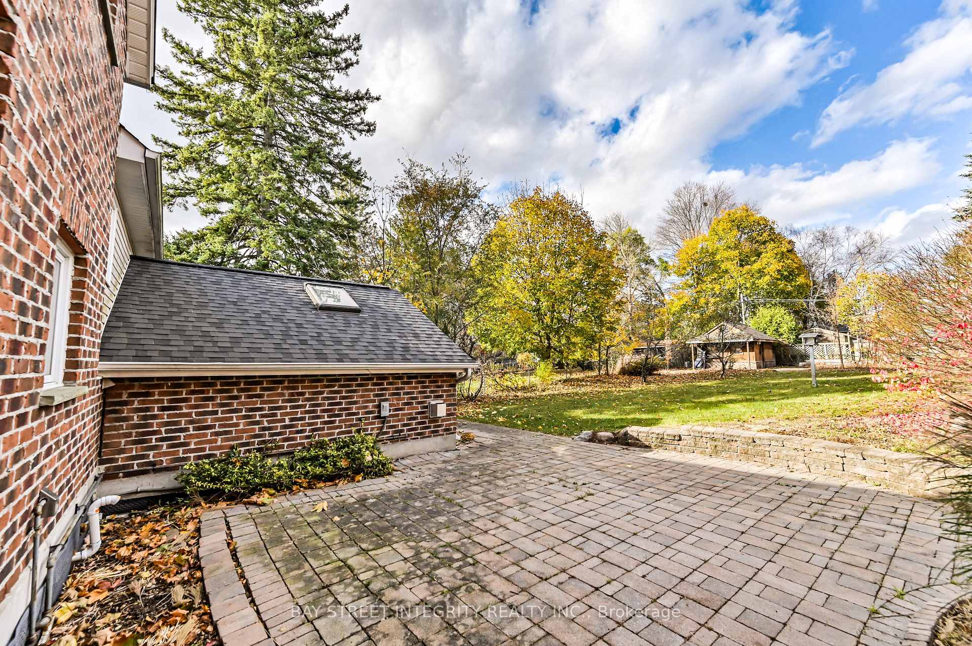 Photo 34 of 91 Roxborough Road, Newmarket, Gorham-College Manor — HOMEH