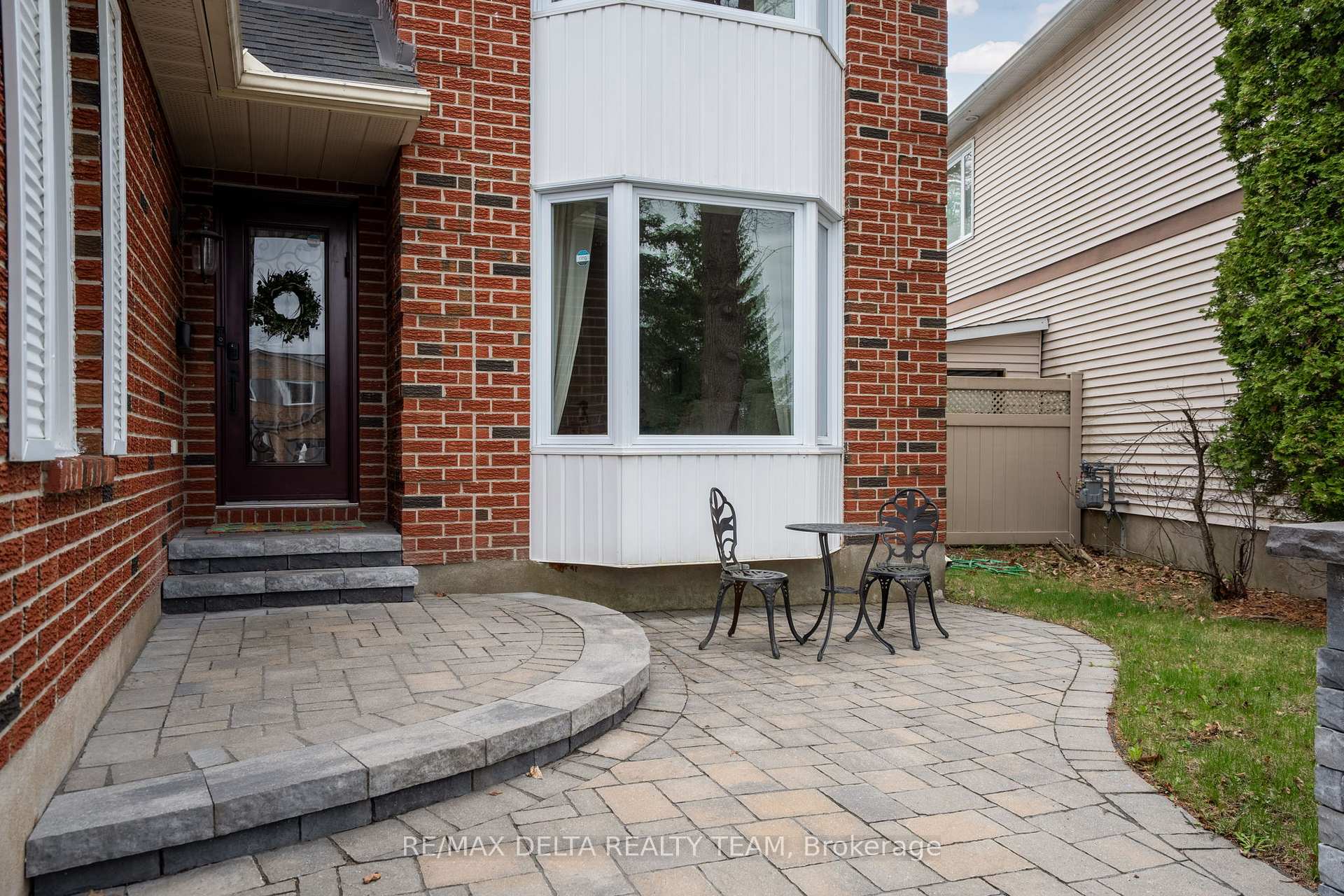 Photo 2 of 620 Glenside Terrace, Ottawa, Fallingbrook/Ridgemount — HOMEH