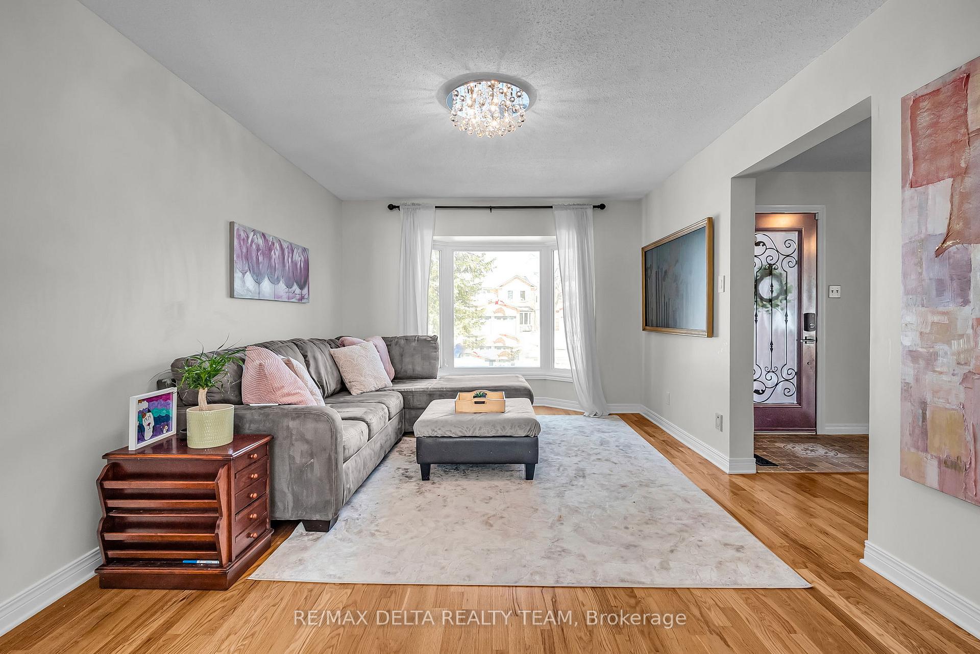 Photo 5 of 620 Glenside Terrace, Ottawa, Fallingbrook/Ridgemount — HOMEH