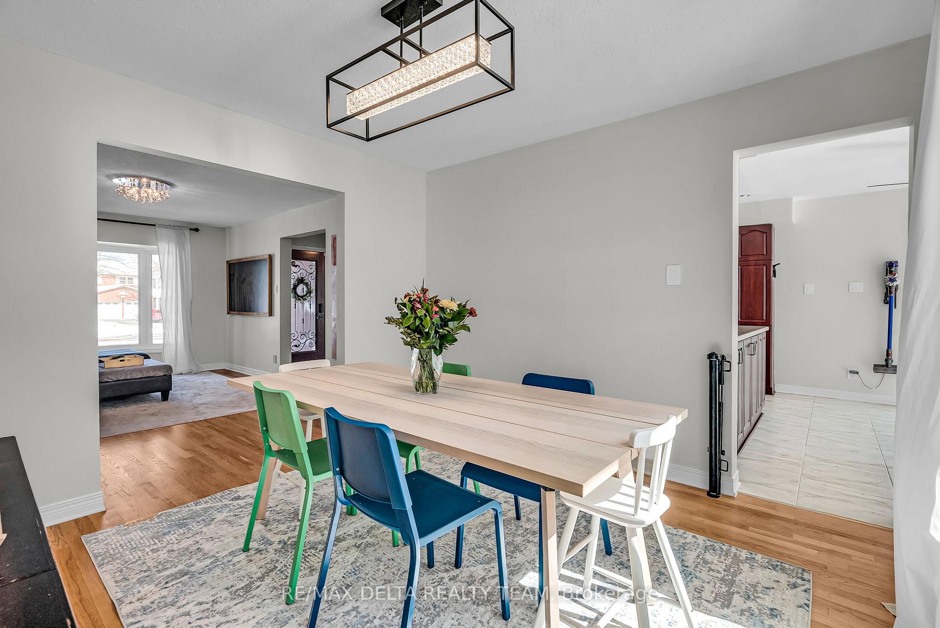 Photo 8 of 620 Glenside Terrace, Ottawa, Fallingbrook/Ridgemount — HOMEH