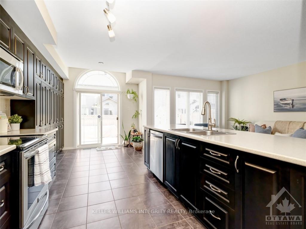 Photo 9 of 821 Percifor Way, Ottawa, Mer Bleue/Bradley Estates/Anderson Park — HOMEH
