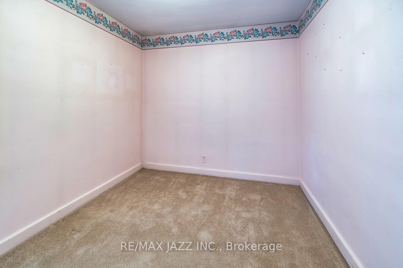 Photo 12 of 114 Fernhill Boulevard, Oshawa, McLaughlin — HOMEH