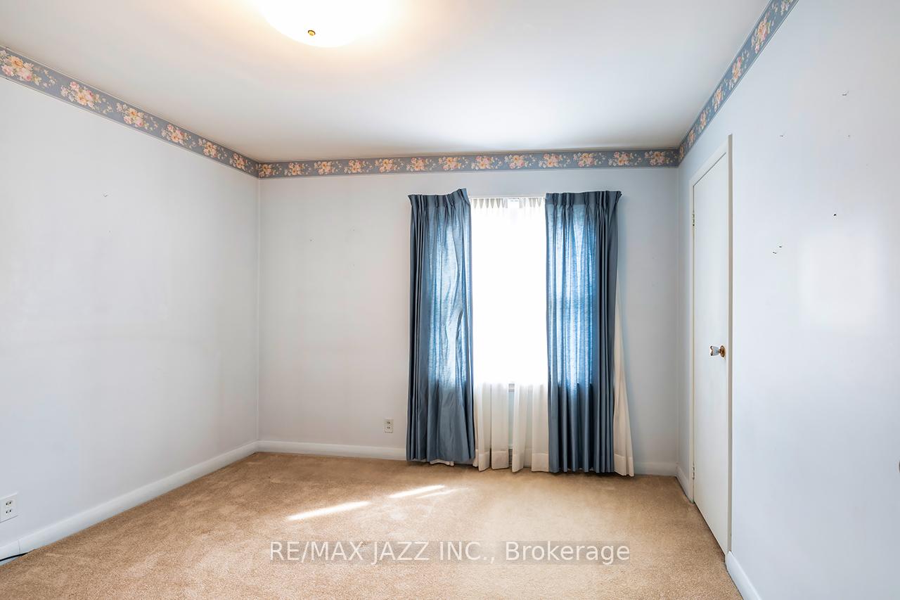 Photo 13 of 114 Fernhill Boulevard, Oshawa, McLaughlin — HOMEH