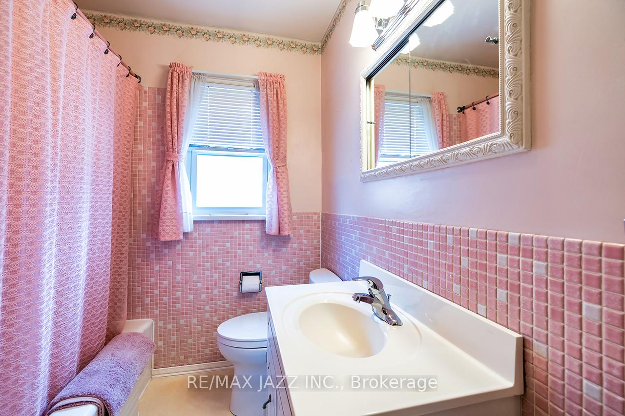 Photo 15 of 114 Fernhill Boulevard, Oshawa, McLaughlin — HOMEH