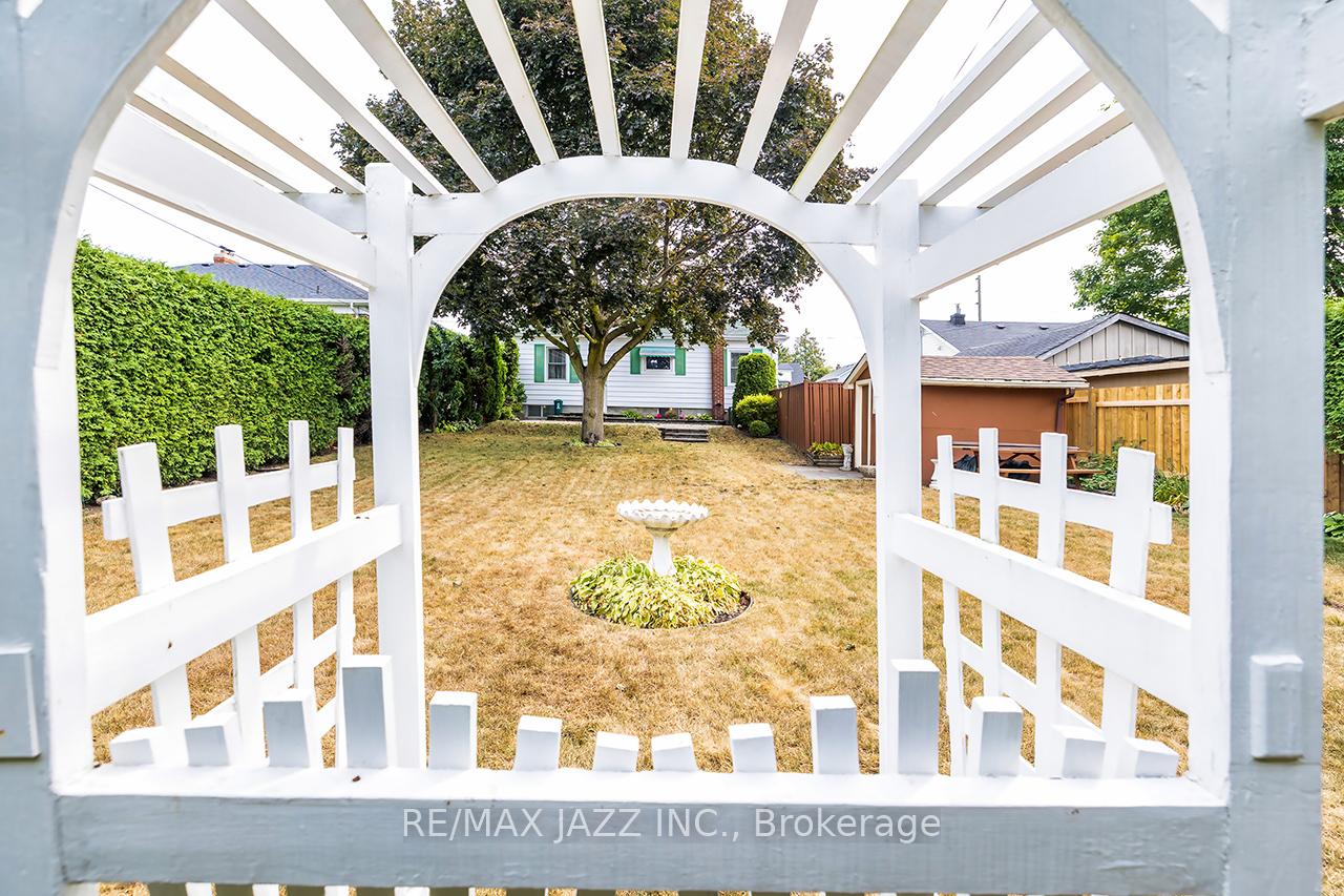 Photo 29 of 114 Fernhill Boulevard, Oshawa, McLaughlin — HOMEH