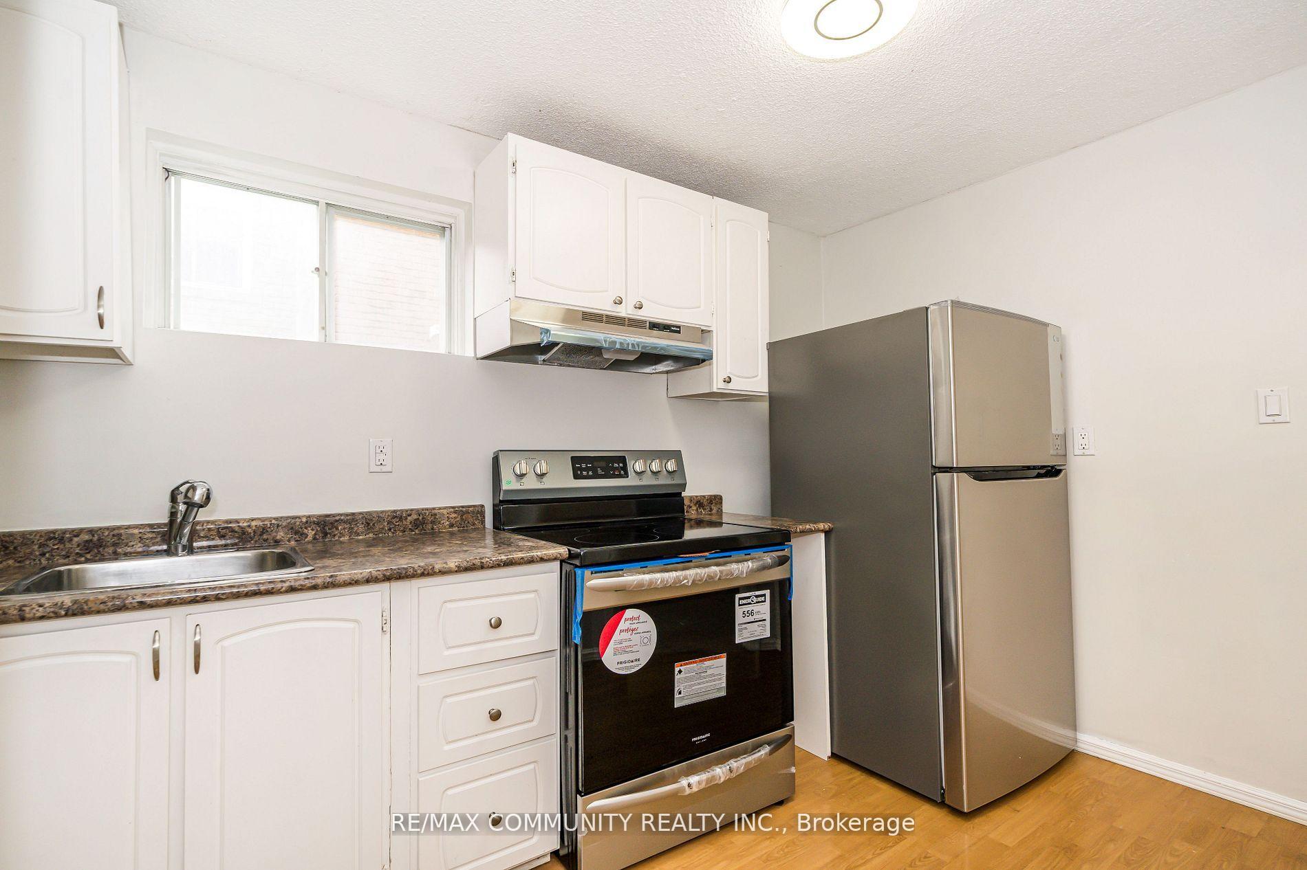 Photo 2 of 667 Westshore Boulevard N, Pickering, West Shore — HOMEH