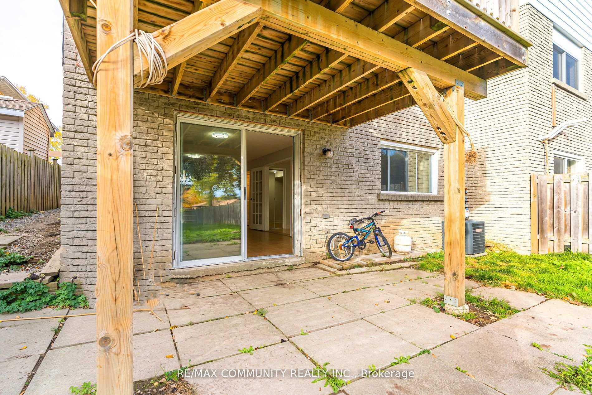 Photo 16 of 667 Westshore Boulevard N, Pickering, West Shore — HOMEH