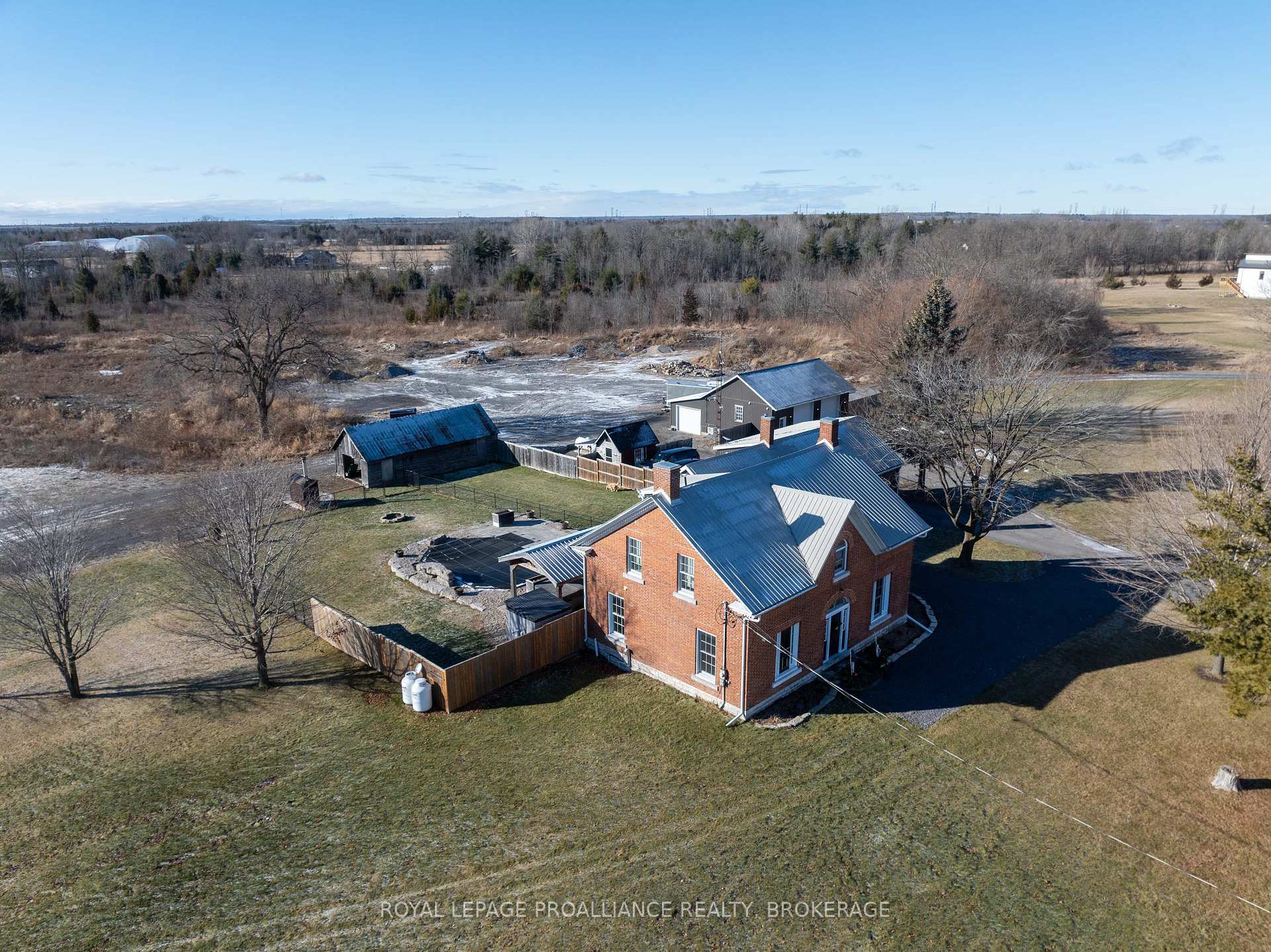 Front of 2555 County Road 38