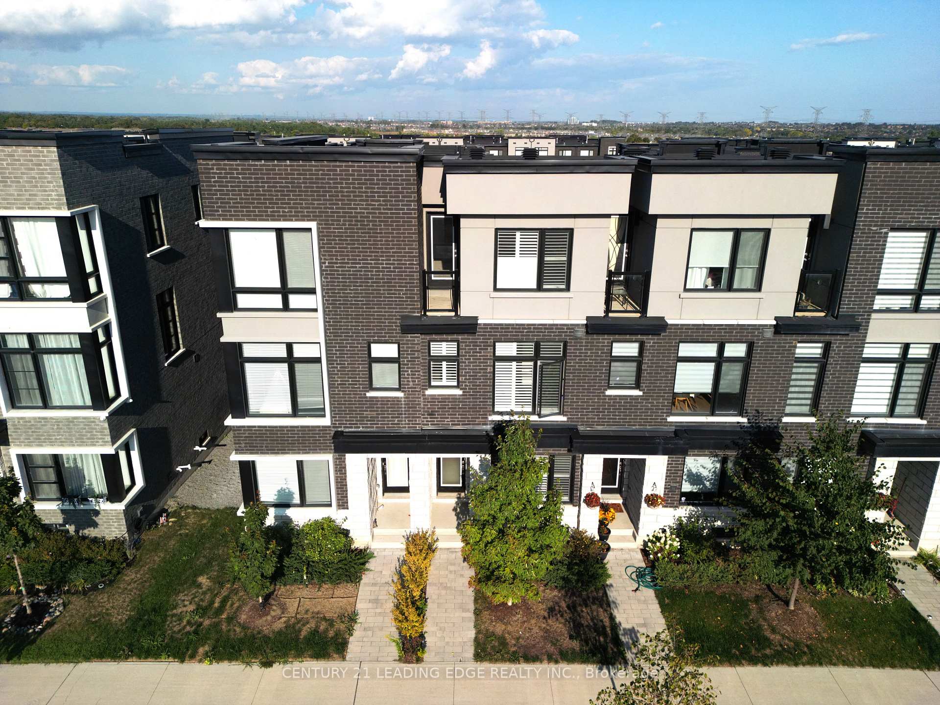 Photo 2 of 2644 Castlegate Crossing, Pickering, Duffin Heights — HOMEH