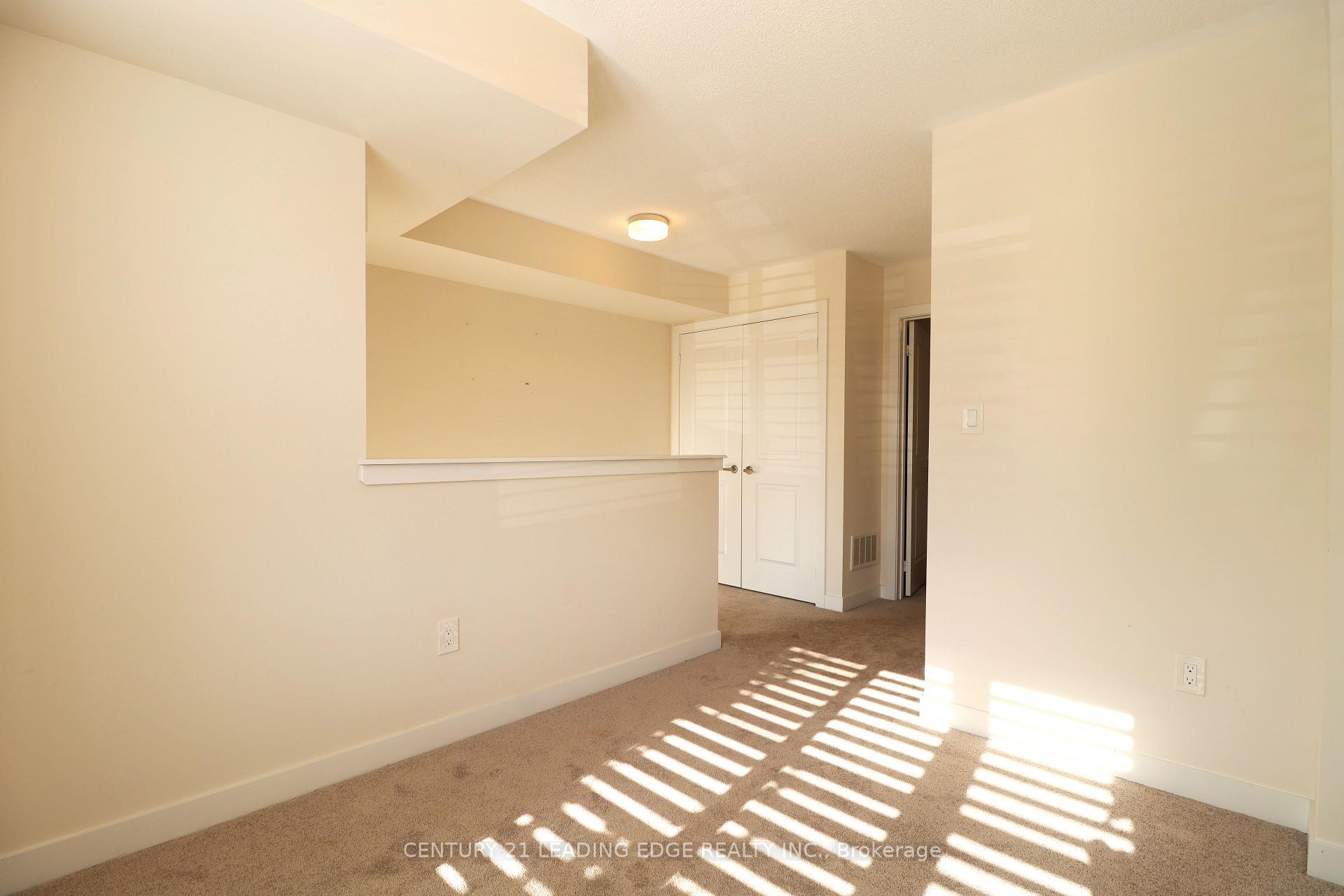 Photo 4 of 2644 Castlegate Crossing, Pickering, Duffin Heights — HOMEH