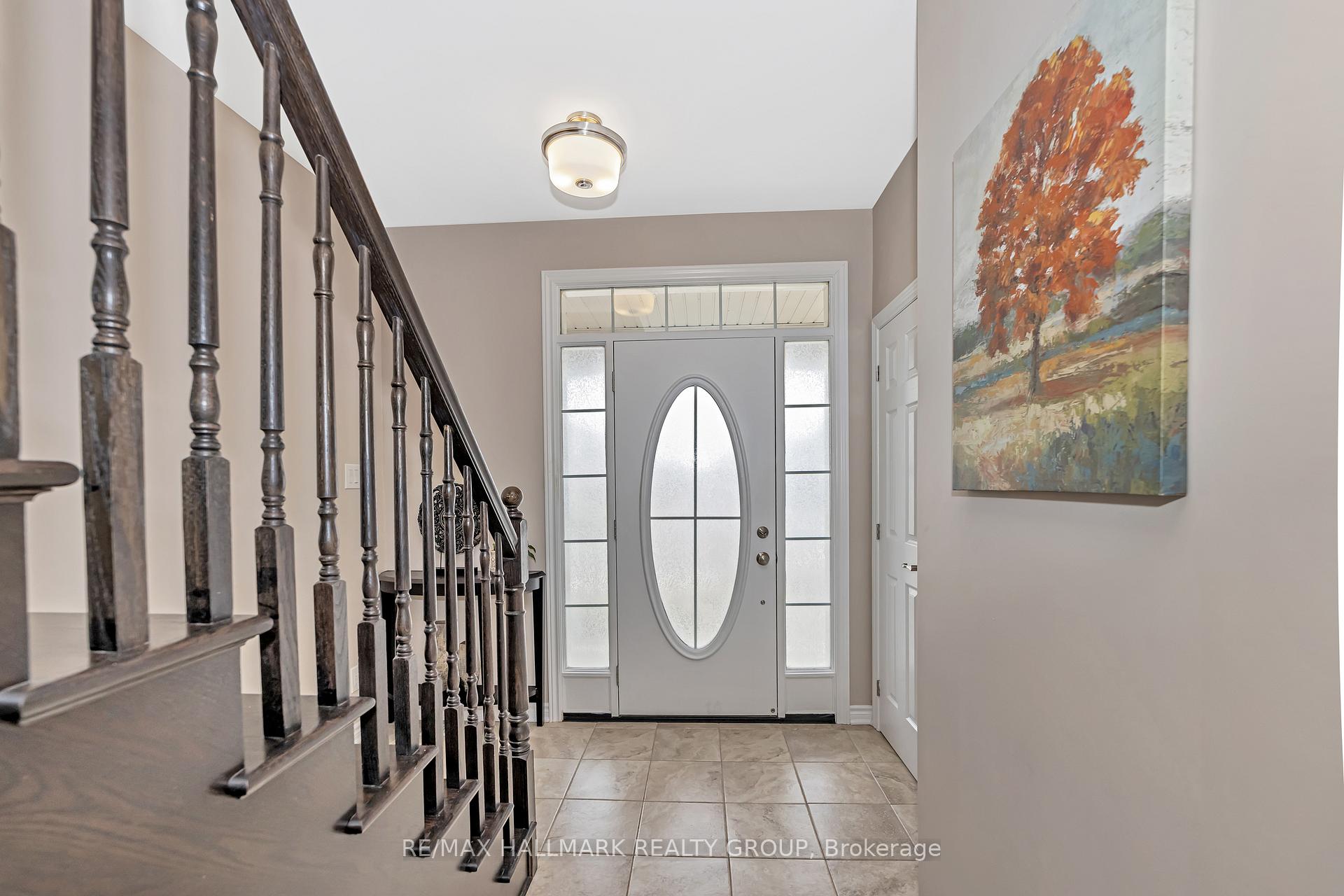 Photo 2 of 160 Bartonia Circle, Ottawa, Avalon West — HOMEH