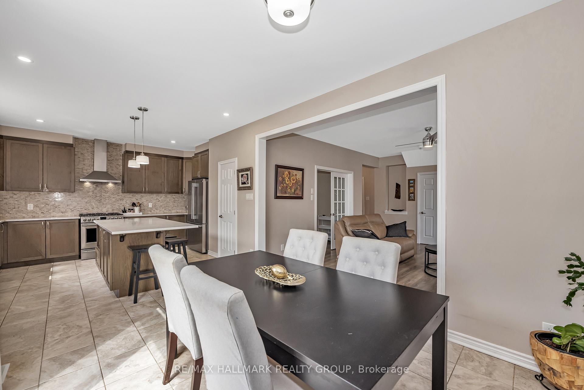 Photo 8 of 160 Bartonia Circle, Ottawa, Avalon West — HOMEH