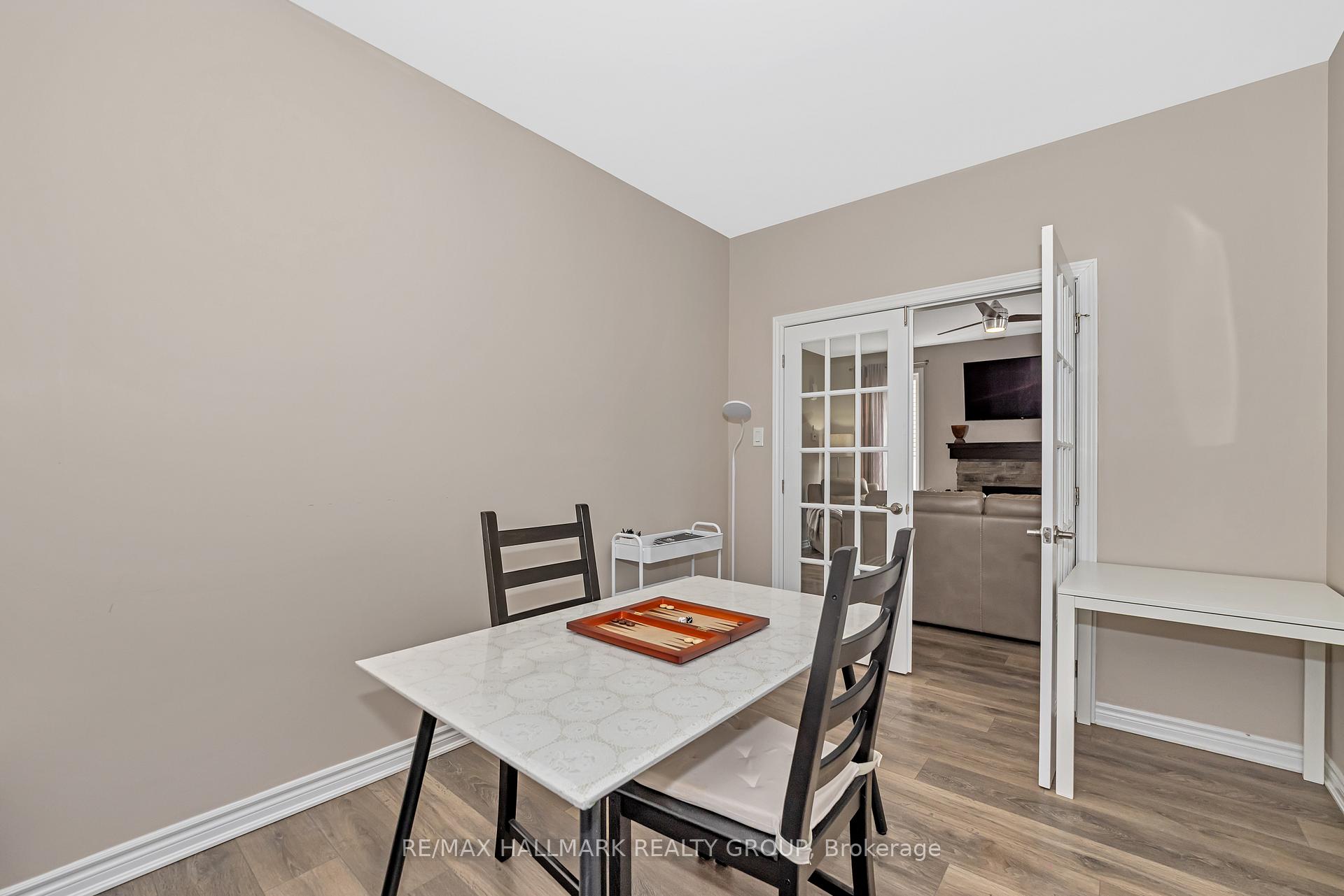 Photo 13 of 160 Bartonia Circle, Ottawa, Avalon West — HOMEH