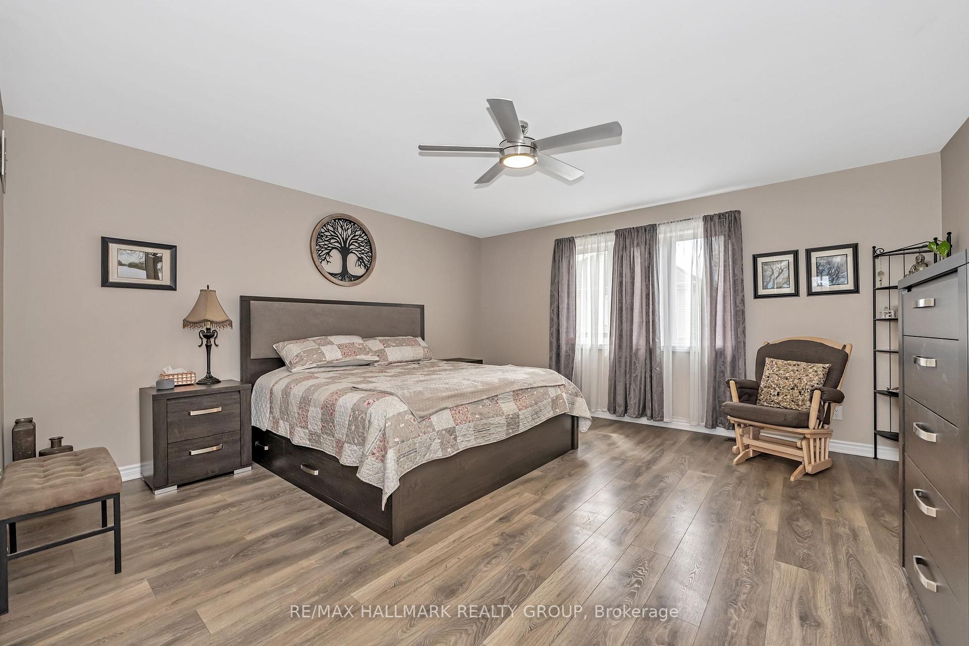 Photo 15 of 160 Bartonia Circle, Ottawa, Avalon West — HOMEH