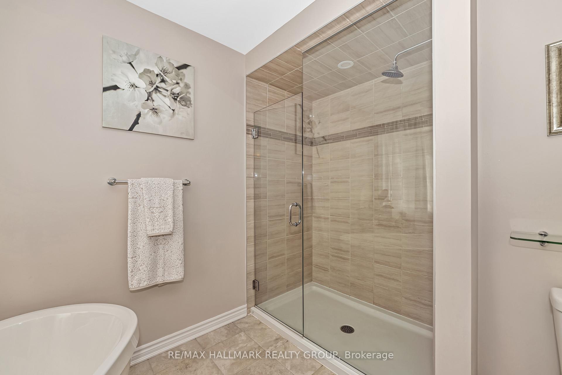 Photo 19 of 160 Bartonia Circle, Ottawa, Avalon West — HOMEH