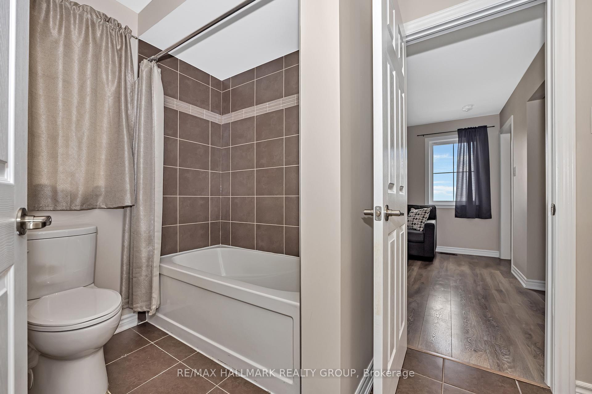 Photo 22 of 160 Bartonia Circle, Ottawa, Avalon West — HOMEH