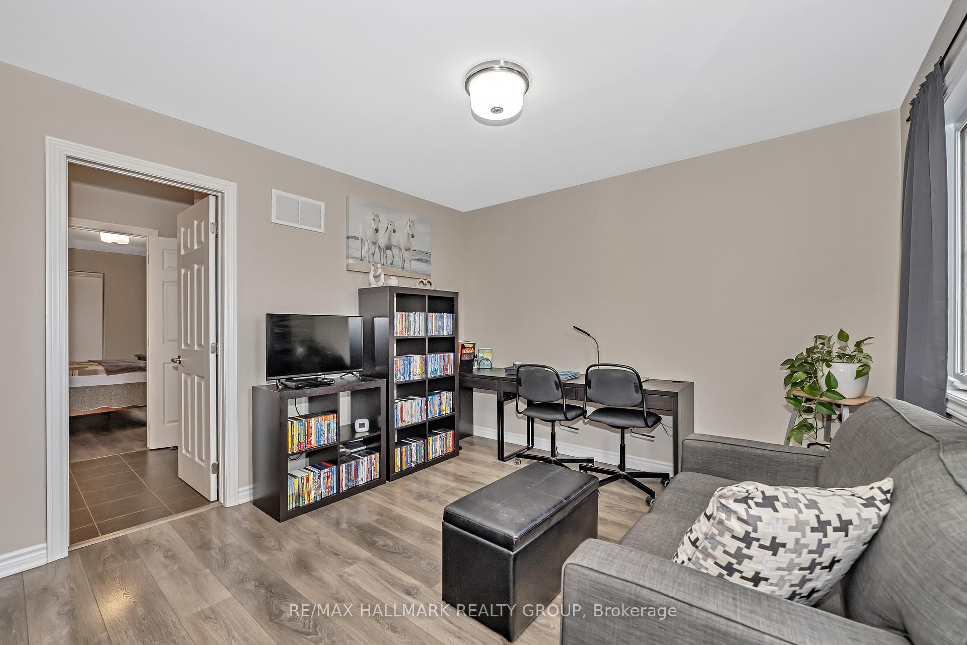 Photo 24 of 160 Bartonia Circle, Ottawa, Avalon West — HOMEH