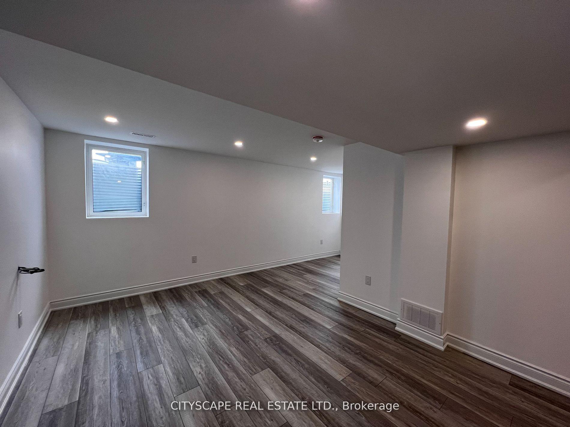 Photo 5 of 343 Primrose Crescent W, Milton, Walker — HOMEH