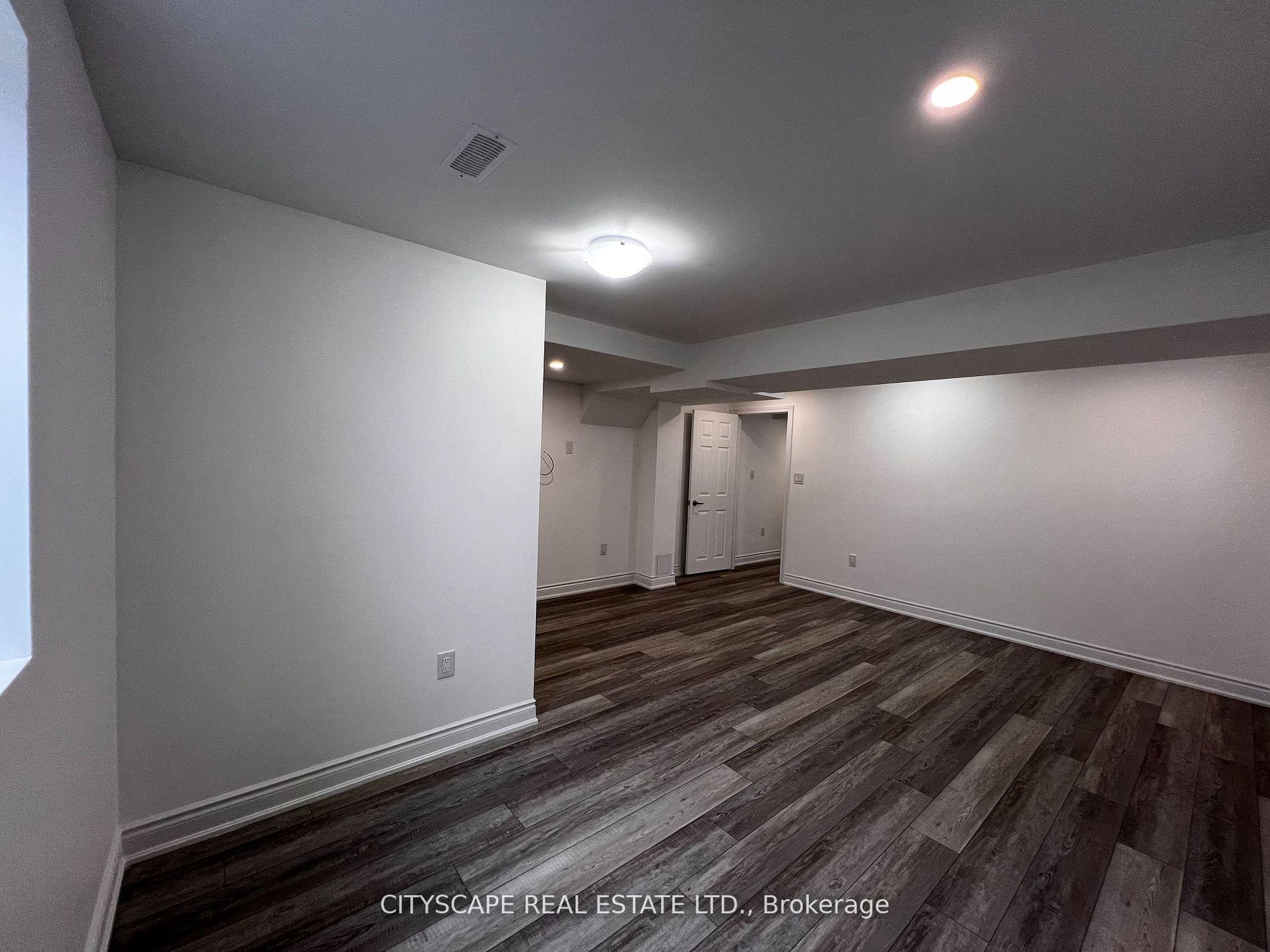 Photo 20 of 343 Primrose Crescent W, Milton, Walker — HOMEH