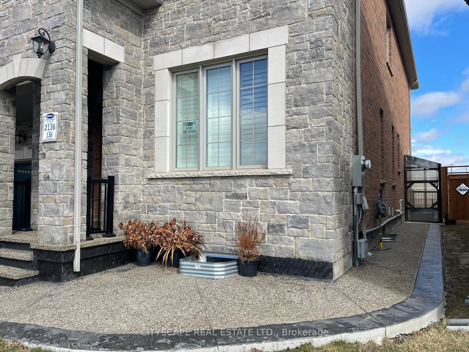 Photo 29 of 343 Primrose Crescent W, Milton, Walker — HOMEH