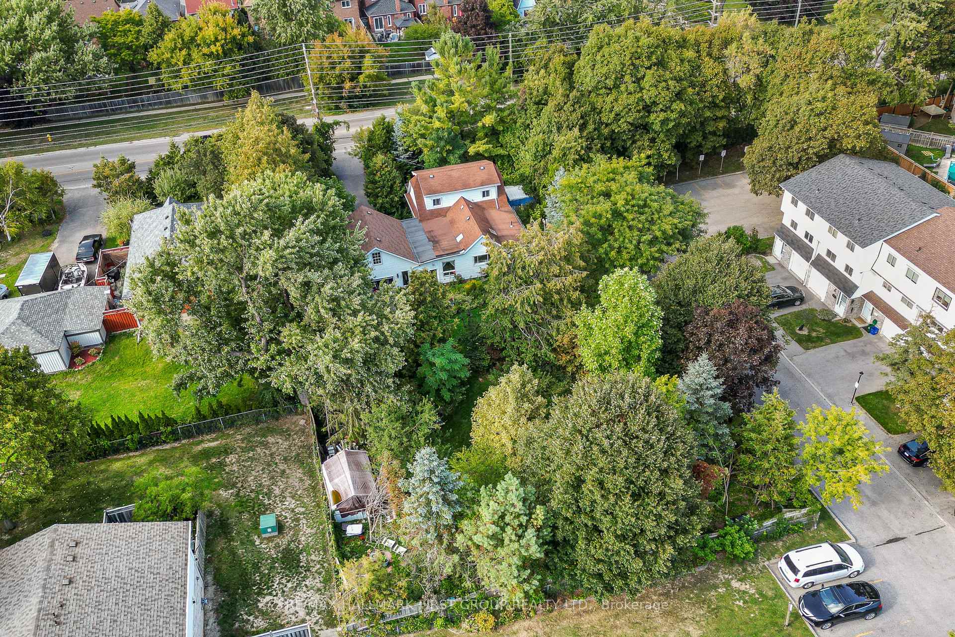 Front of 1433 Finch Avenue