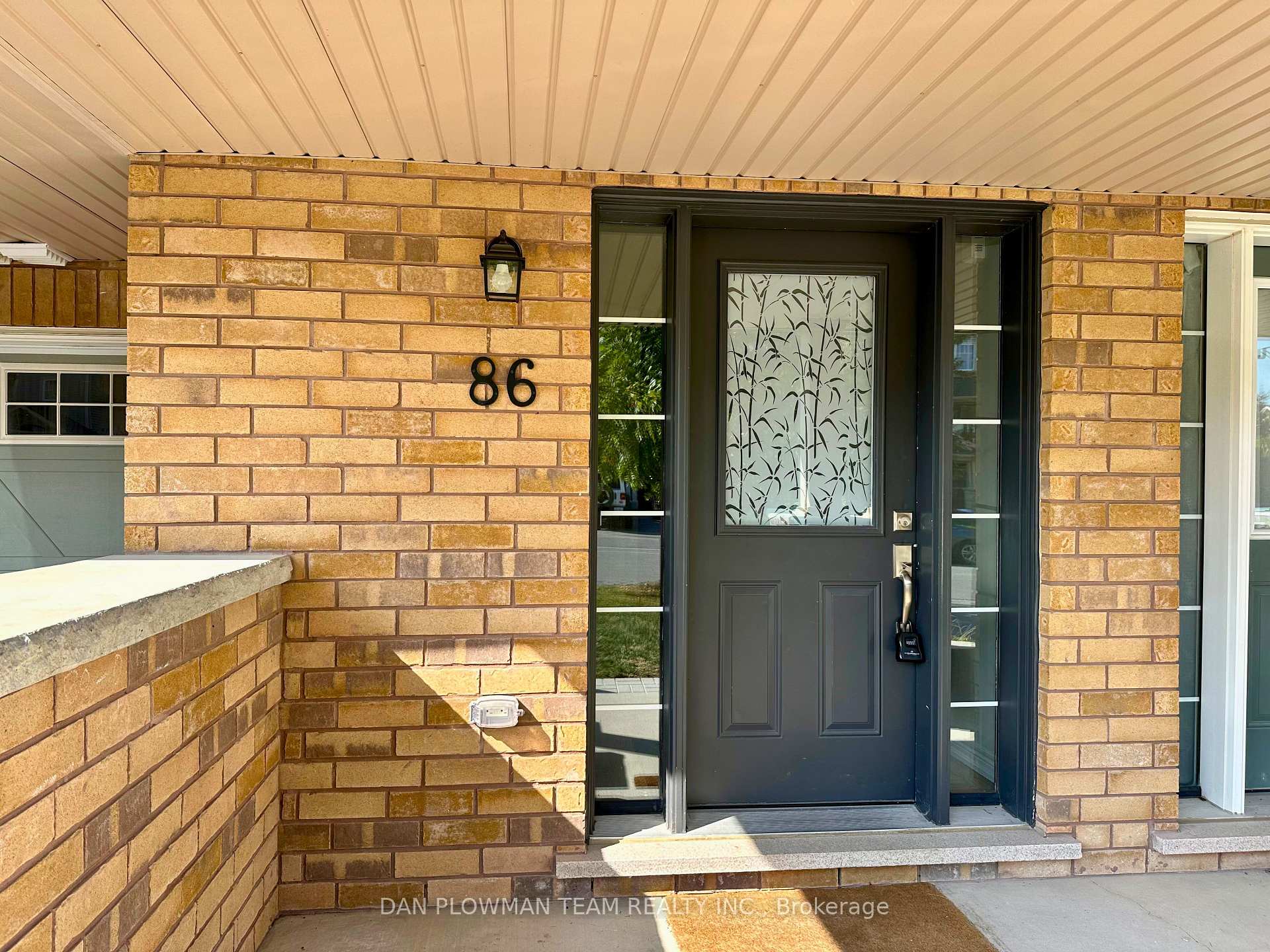 Photo 2 of 86 Tabaret Crescent, Oshawa, Windfields — HOMEH