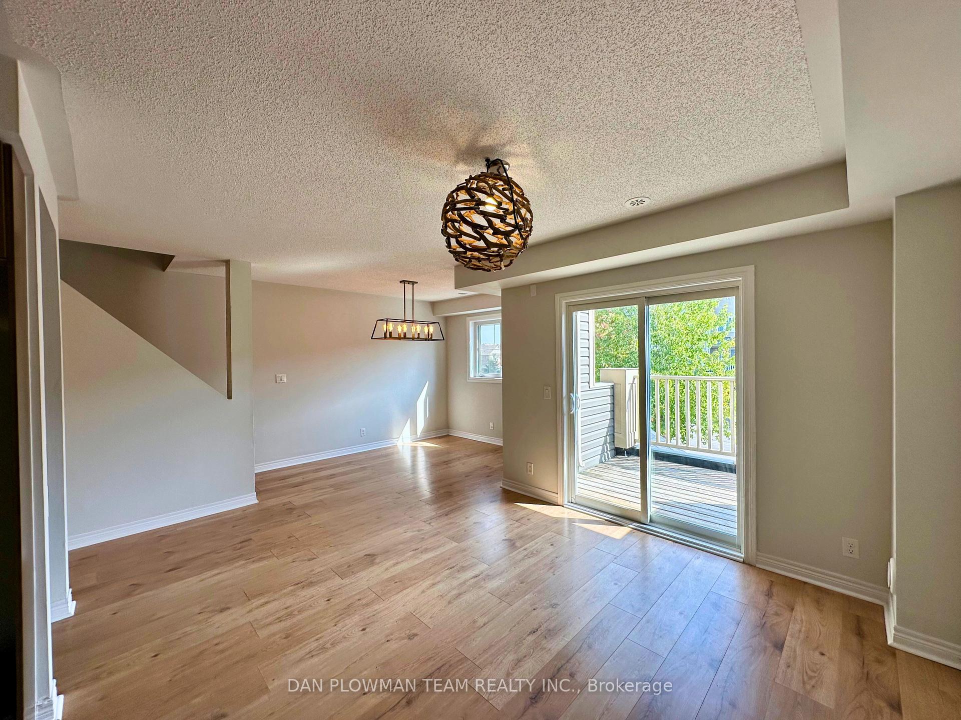 Photo 4 of 86 Tabaret Crescent, Oshawa, Windfields — HOMEH