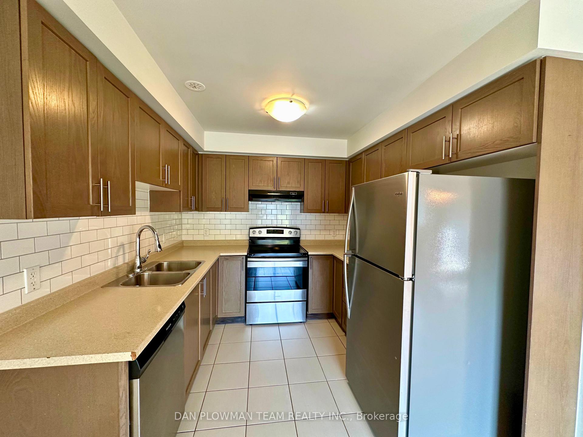 Photo 8 of 86 Tabaret Crescent, Oshawa, Windfields — HOMEH