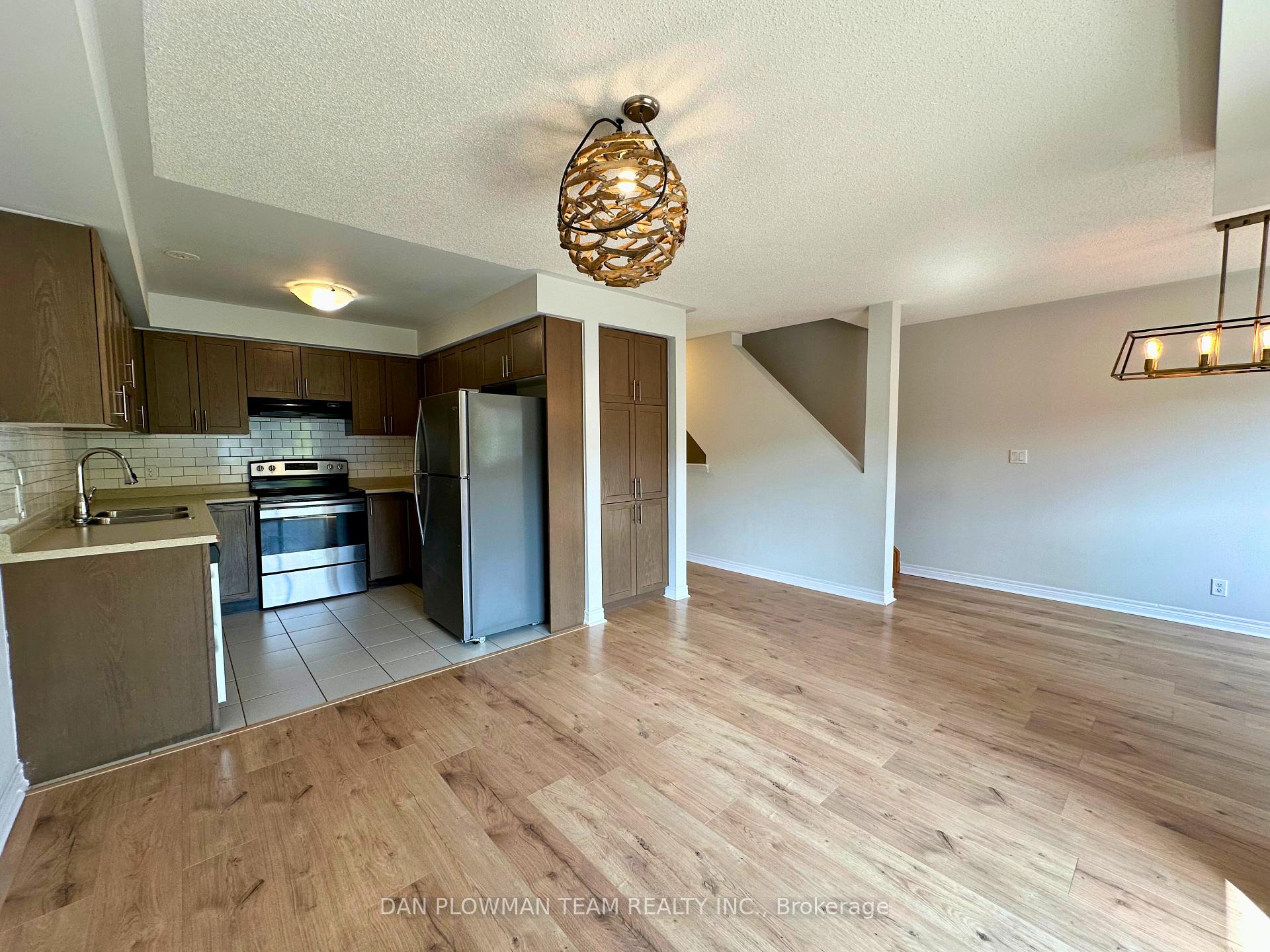 Photo 9 of 86 Tabaret Crescent, Oshawa, Windfields — HOMEH
