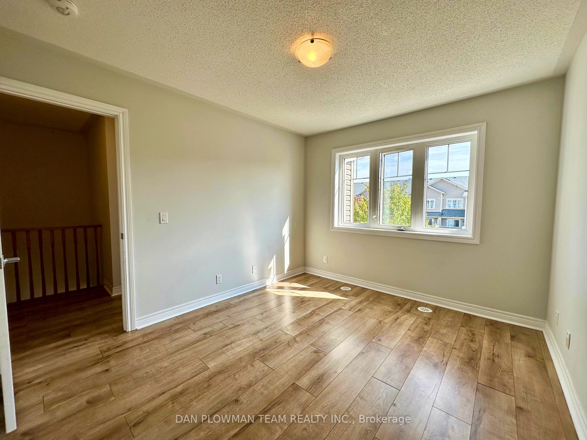 Photo 14 of 86 Tabaret Crescent, Oshawa, Windfields — HOMEH