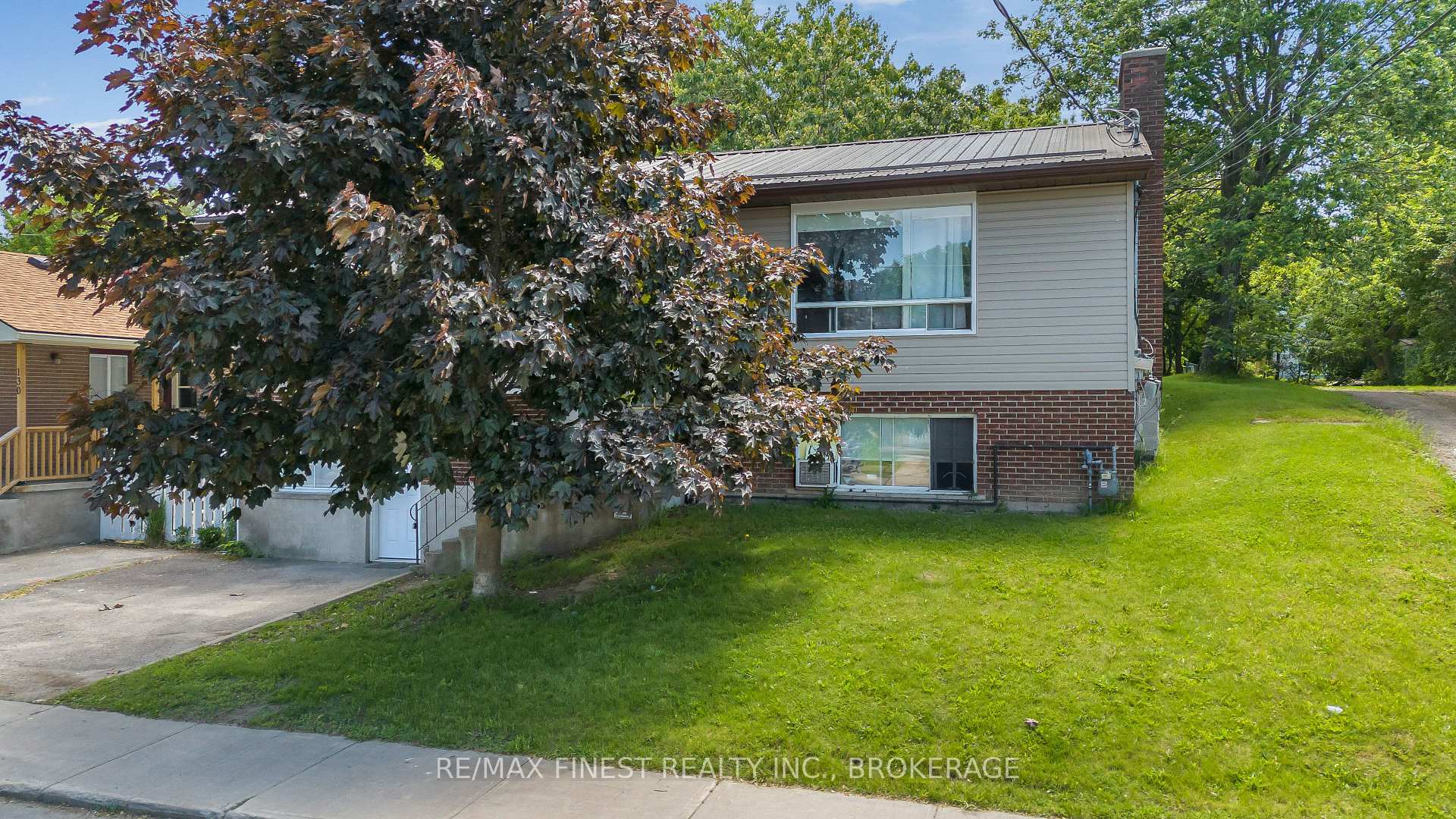 Photo 3 of 134 Raglan Road, Kingston, East of Sir John A. Blvd — HOMEH