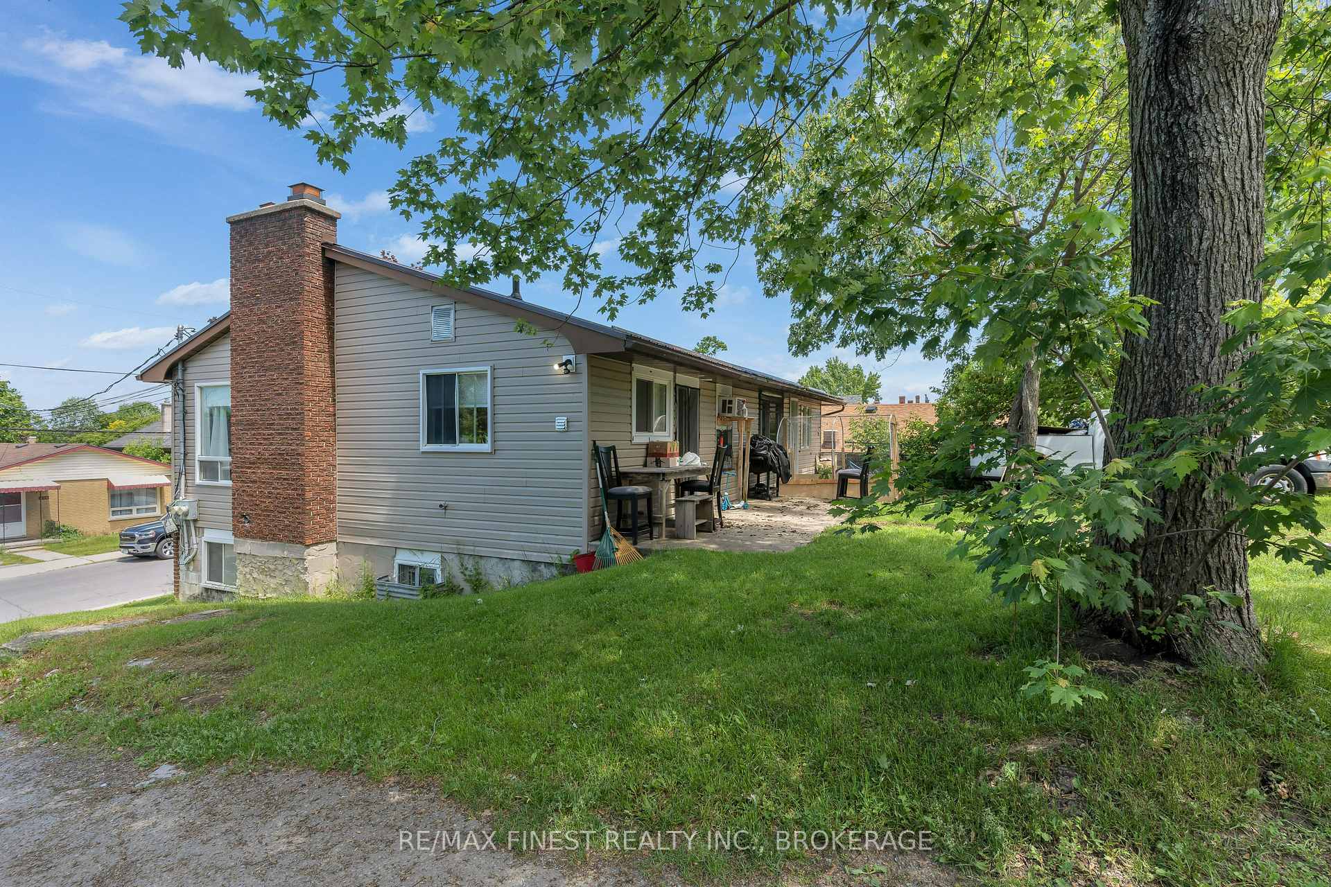 Photo 31 of 134 Raglan Road, Kingston, East of Sir John A. Blvd — HOMEH