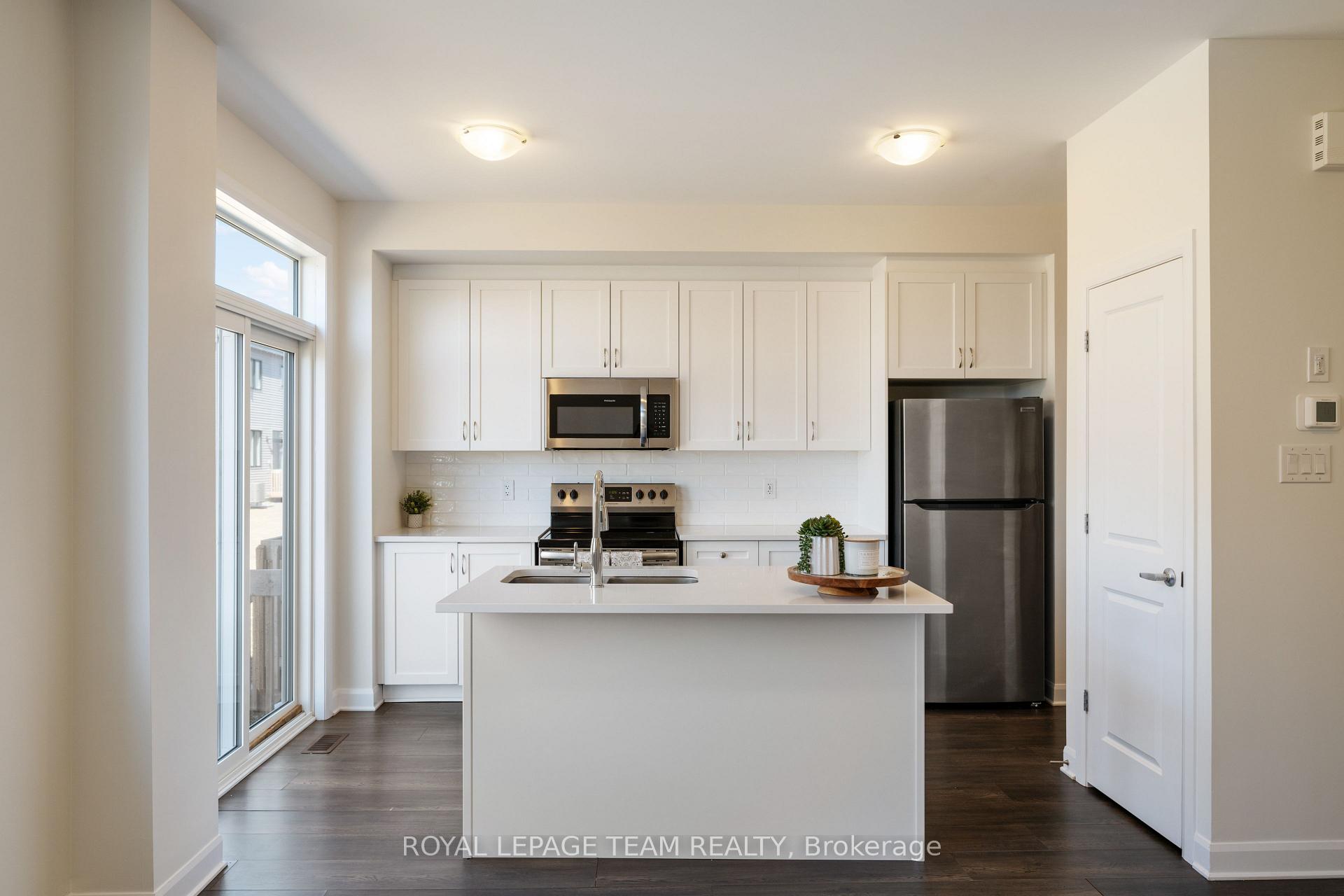 Photo 13 of 334 Blossom Pass Terrace, Ottawa, Avalon East — HOMEH
