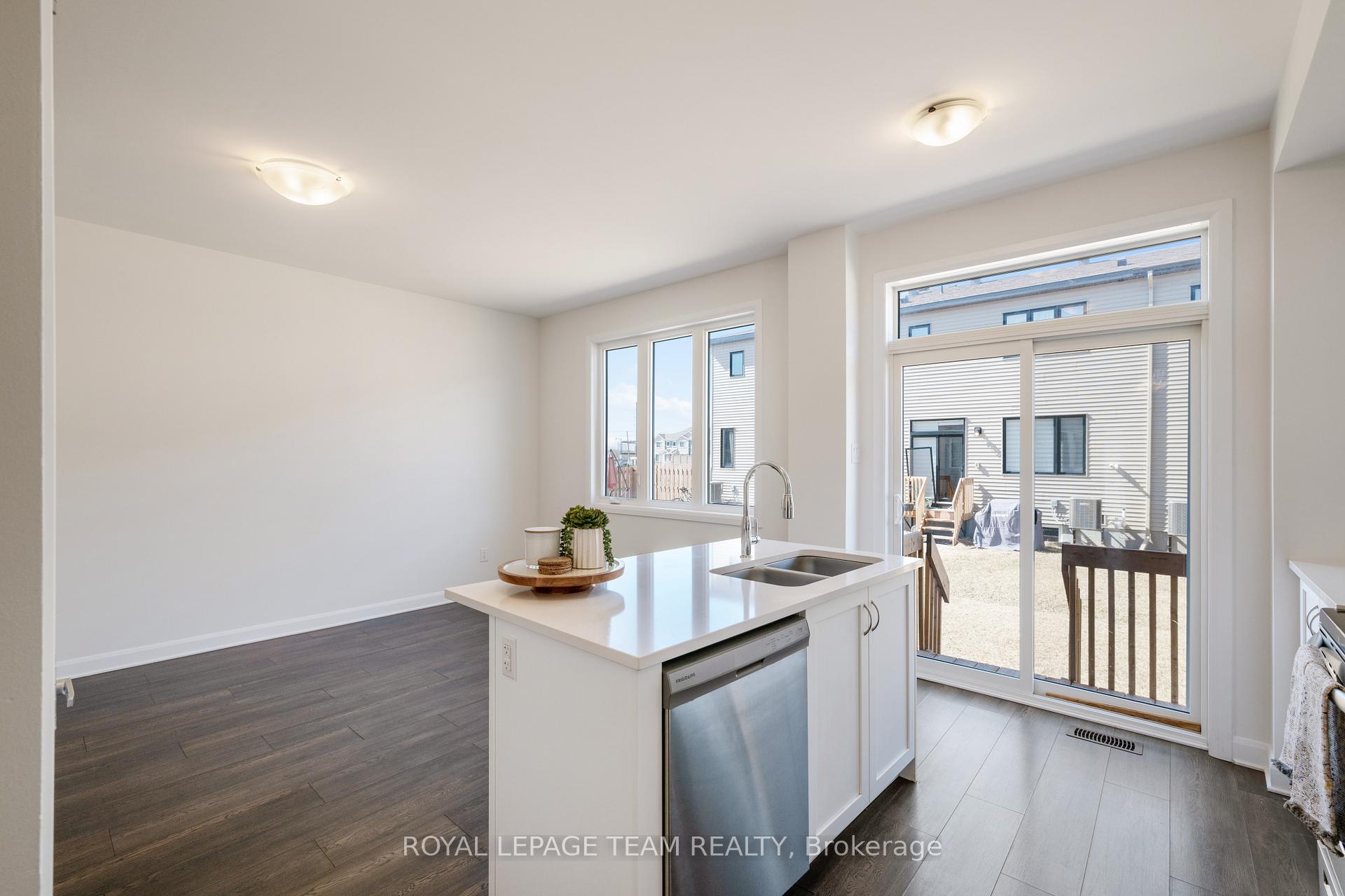 Photo 14 of 334 Blossom Pass Terrace, Ottawa, Avalon East — HOMEH