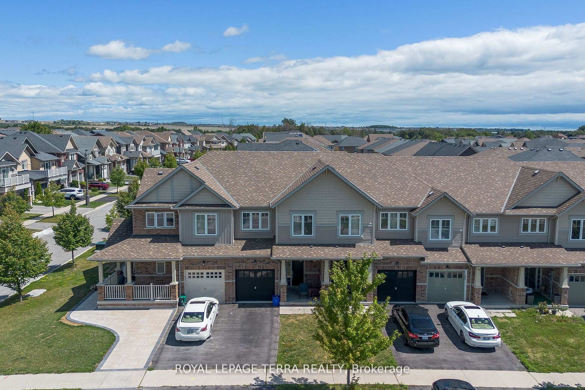 Photo 2 of 2345 Steeplechase Street, Oshawa, Windfields — HOMEH
