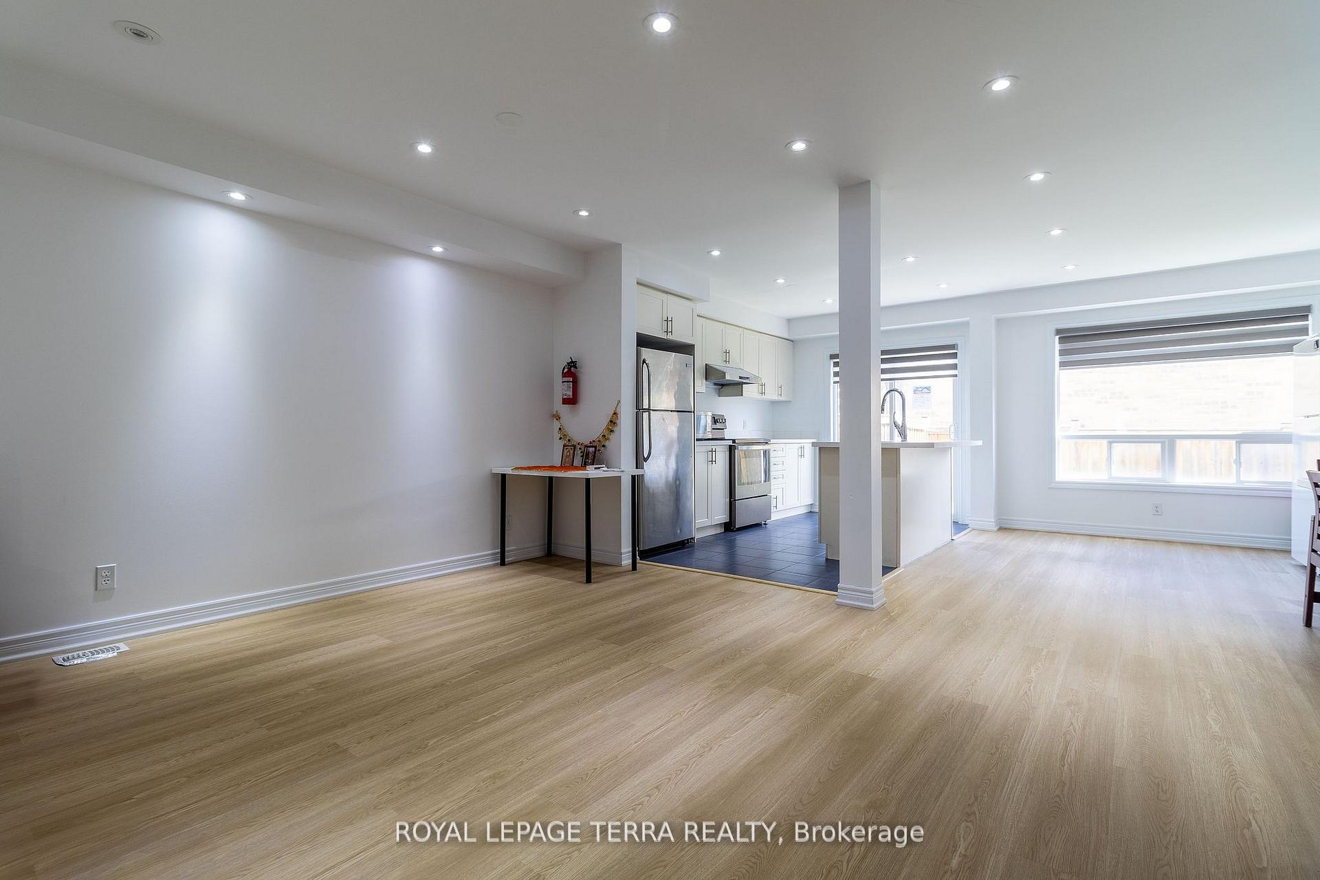 Photo 11 of 2345 Steeplechase Street, Oshawa, Windfields — HOMEH