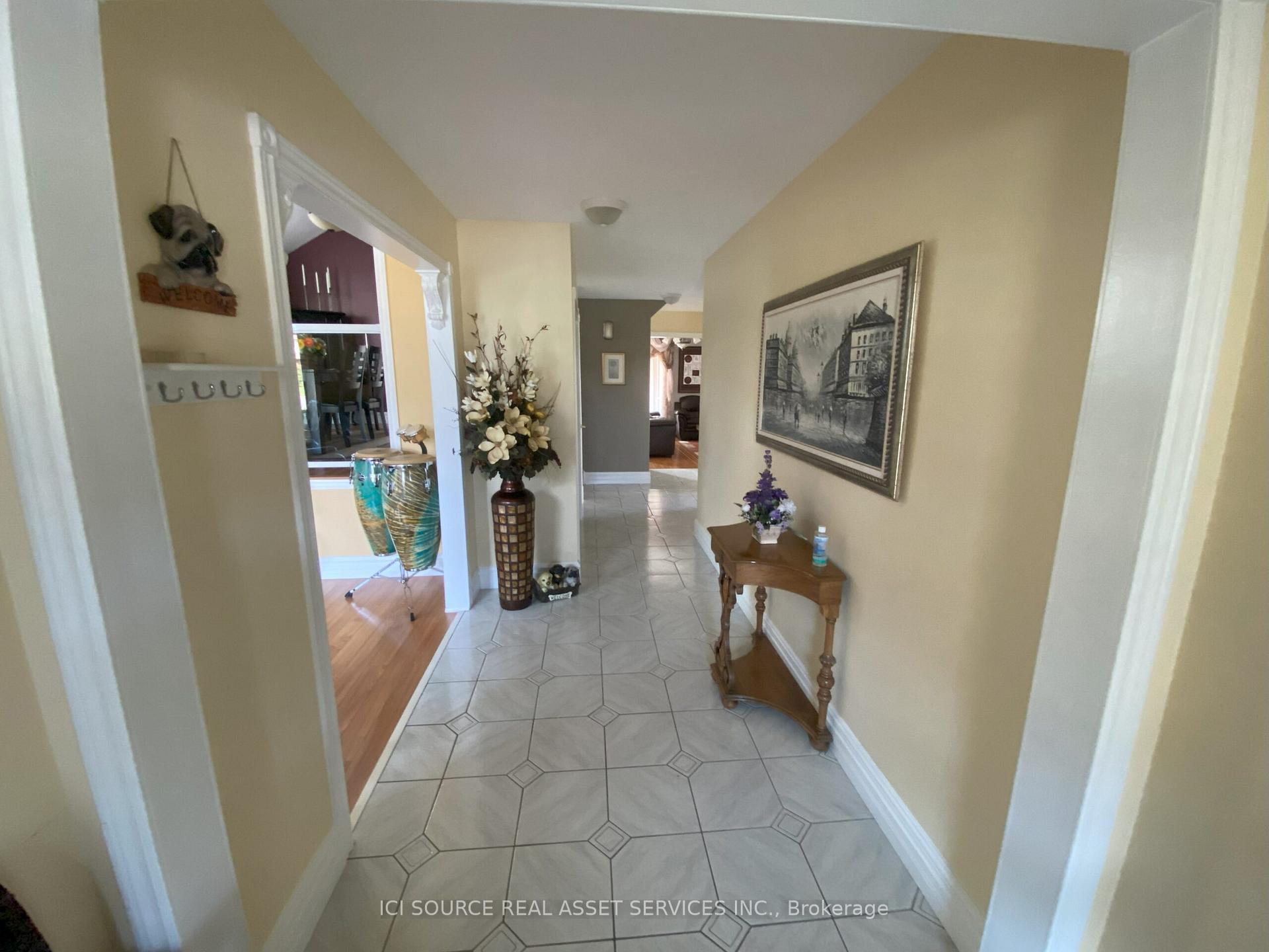 Photo 3 of 1776 Vigneault Street, Ottawa, Chateauneuf — HOMEH