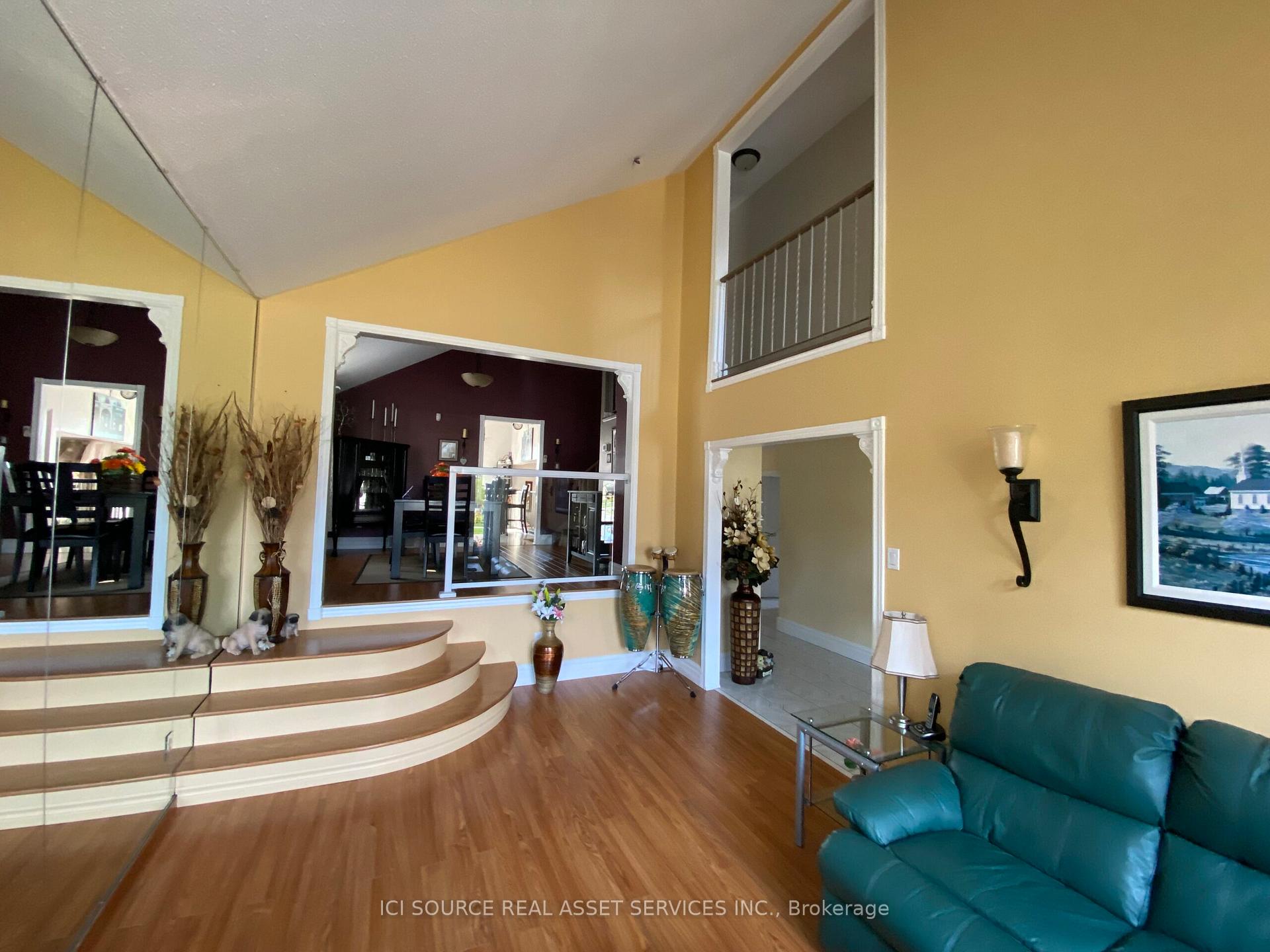 Photo 4 of 1776 Vigneault Street, Ottawa, Chateauneuf — HOMEH