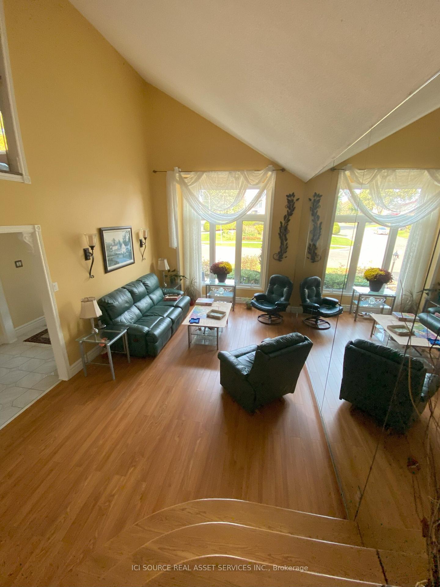 Photo 5 of 1776 Vigneault Street, Ottawa, Chateauneuf — HOMEH