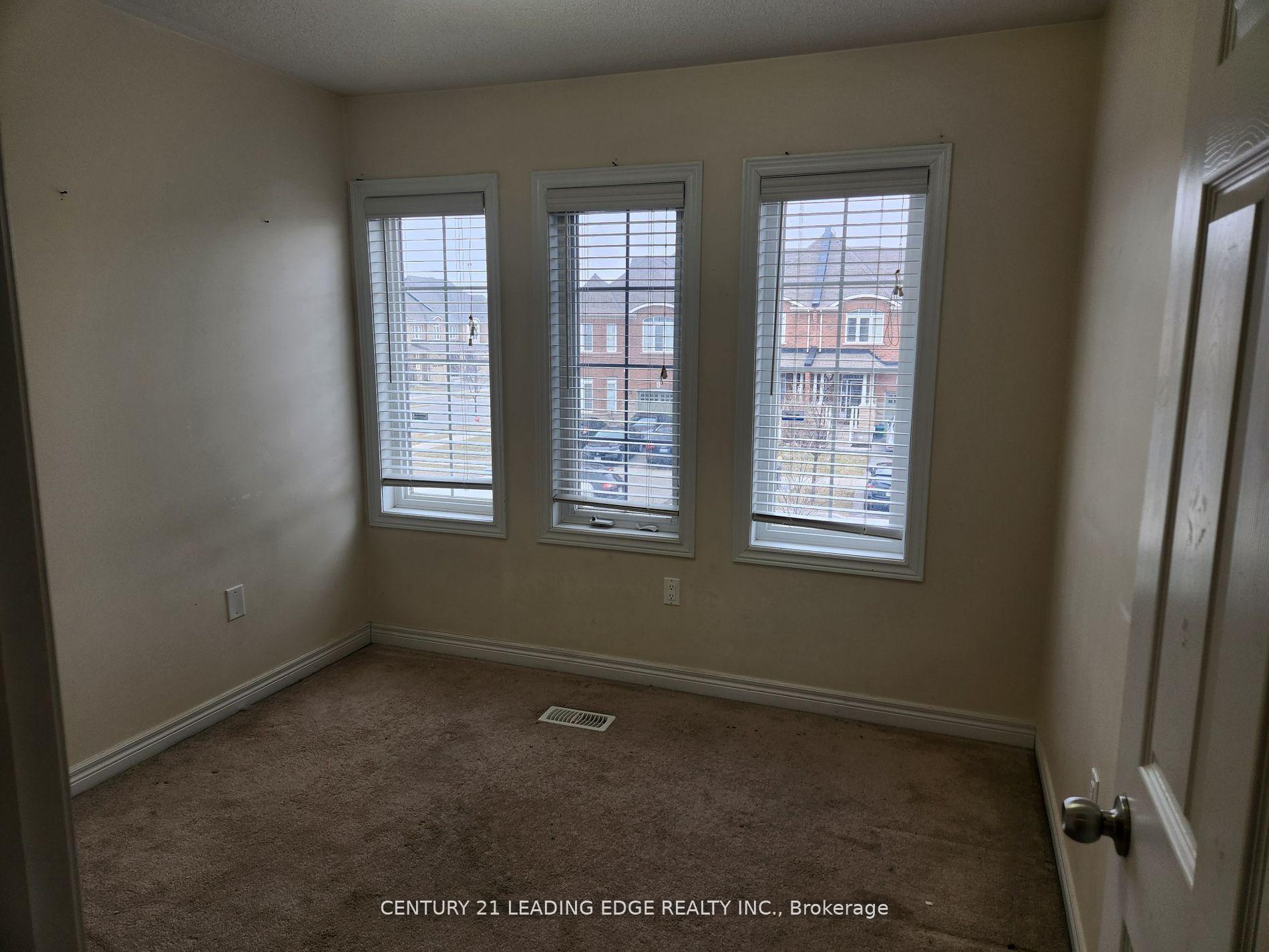 Photo 10 of 6 Mclaughlin Avenue, Milton, Willmott — HOMEH