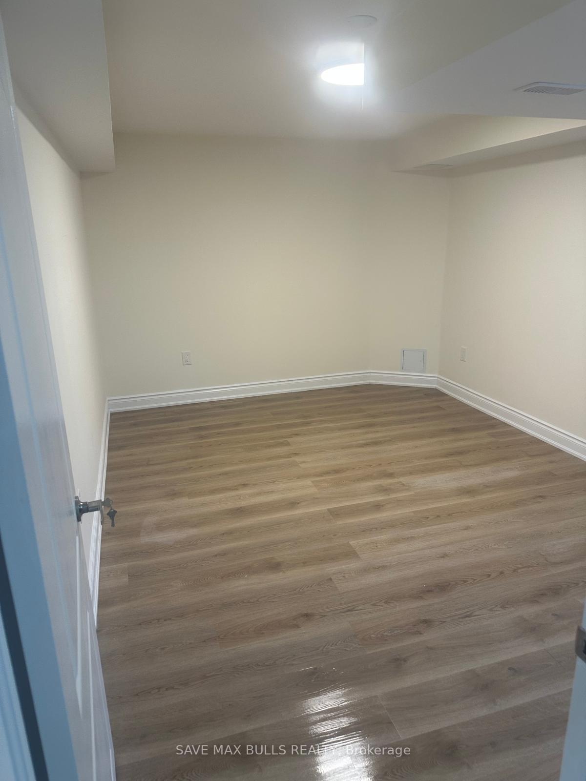 Photo 9 of Unit Basement, 2552 Bandsman Crescent, Oshawa, Windfields — HOMEH