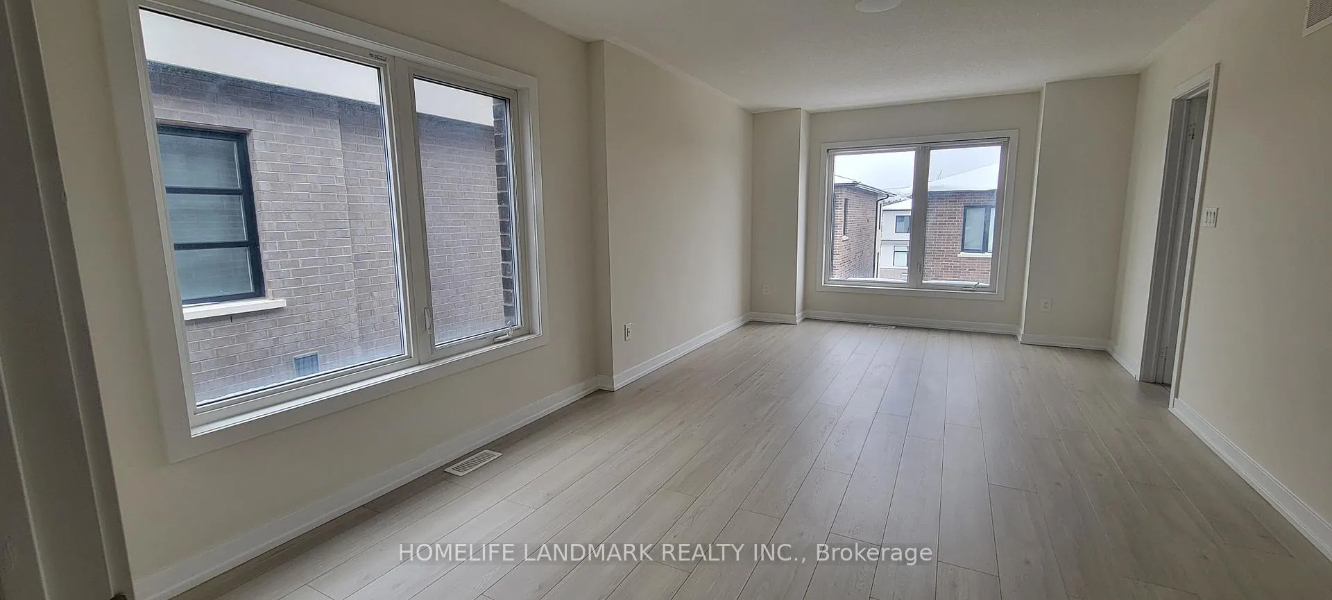 Photo 6 of 2514 Castlegate Crossing, Pickering, Duffin Heights — HOMEH