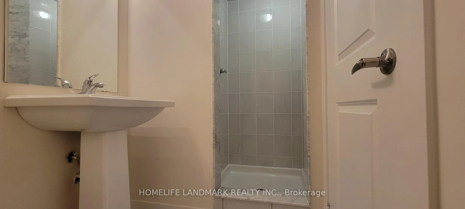 Photo 16 of 2514 Castlegate Crossing, Pickering, Duffin Heights — HOMEH