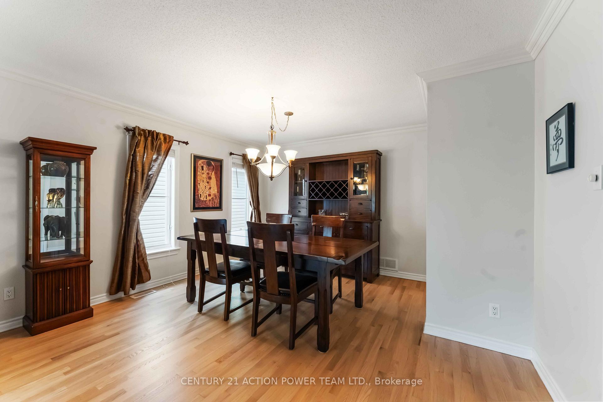 Photo 9 of 1019 Sheenboro Crescent, Ottawa, Fallingbrook/Pineridge — HOMEH
