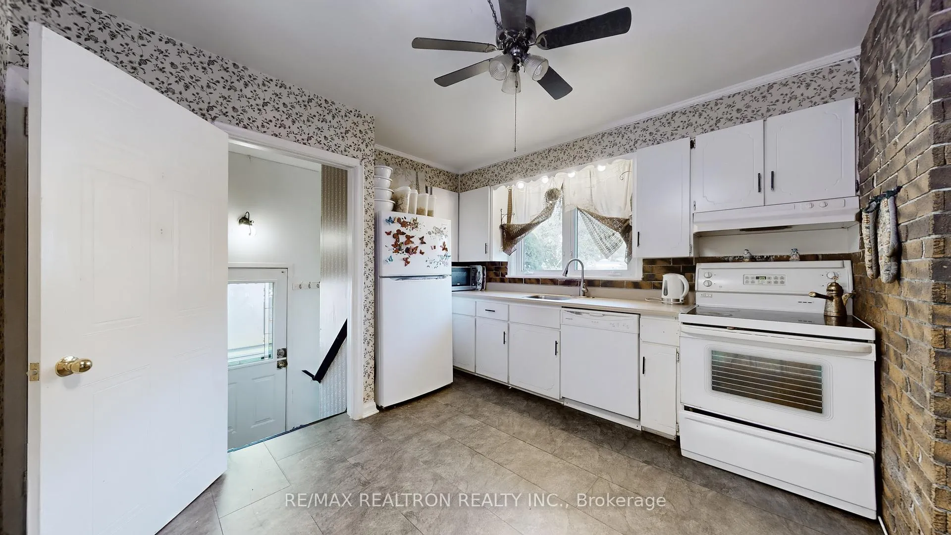 Photo 16 of 1370 Lakefield Street, Oshawa, Lakeview — HOMEH