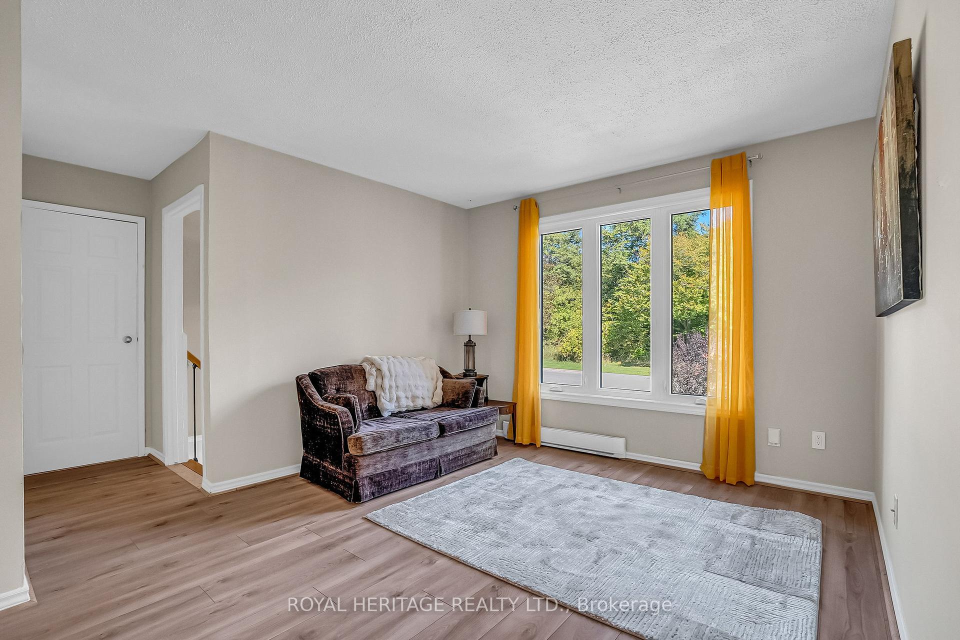Photo 7 of 1312 Valley Drive, Oshawa, Lakeview — HOMEH
