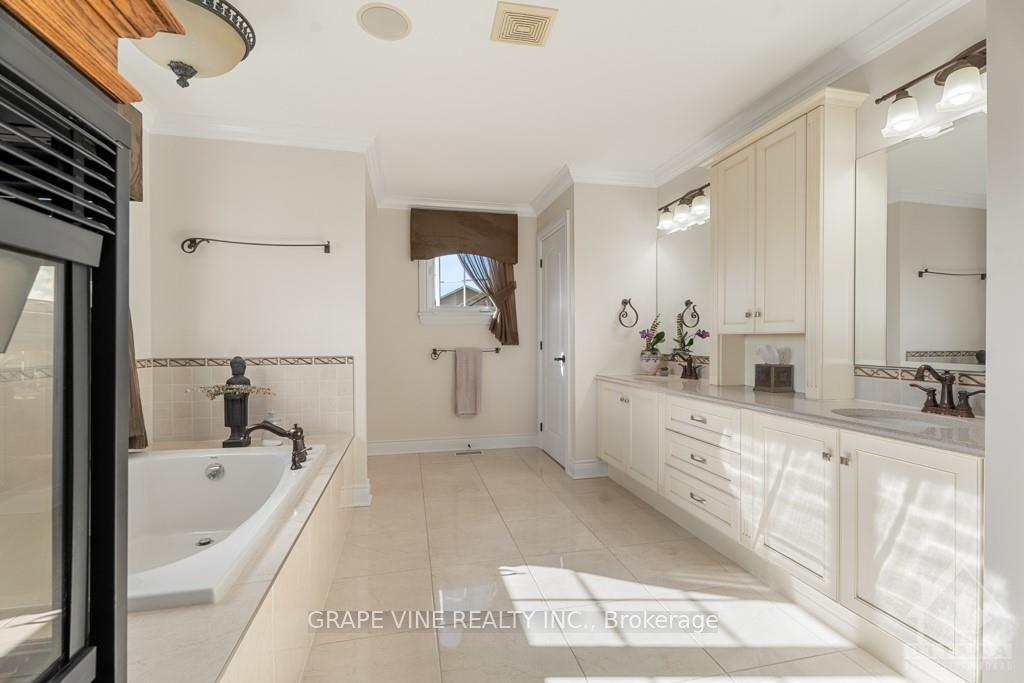 Photo 10 of 471 Keith Crescent, Ottawa, Mer Bleue/Bradley Estates/Anderson Park — HOMEH