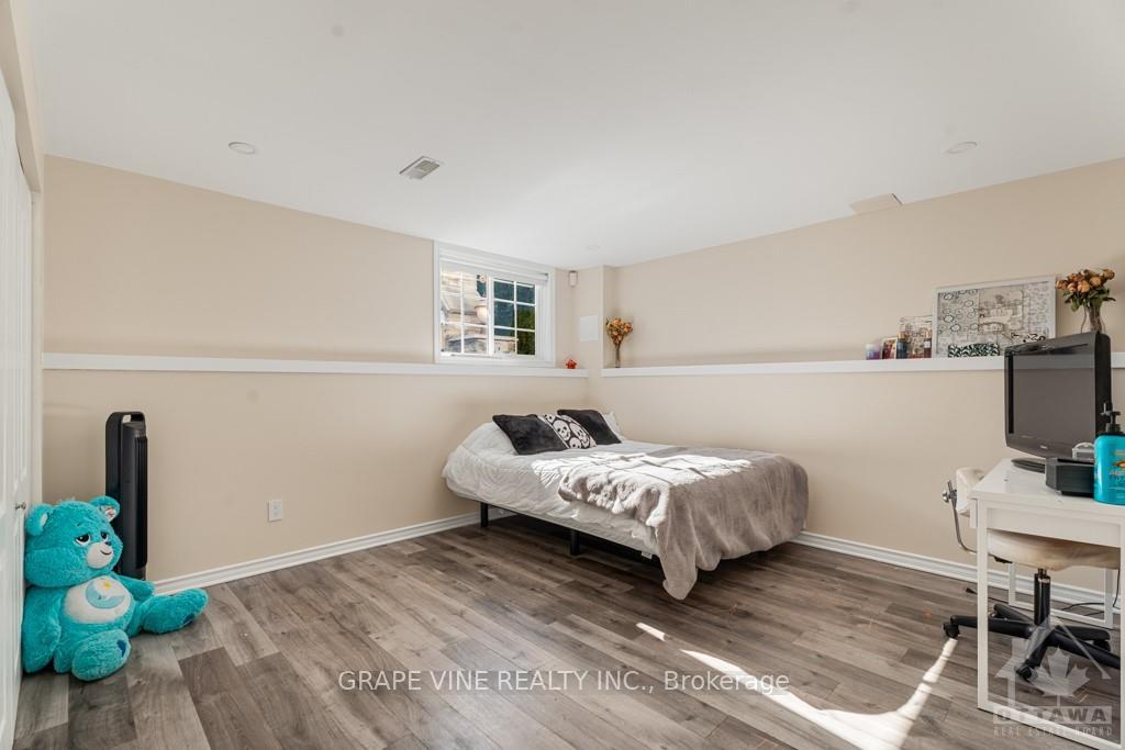 Photo 17 of 471 Keith Crescent, Ottawa, Mer Bleue/Bradley Estates/Anderson Park — HOMEH