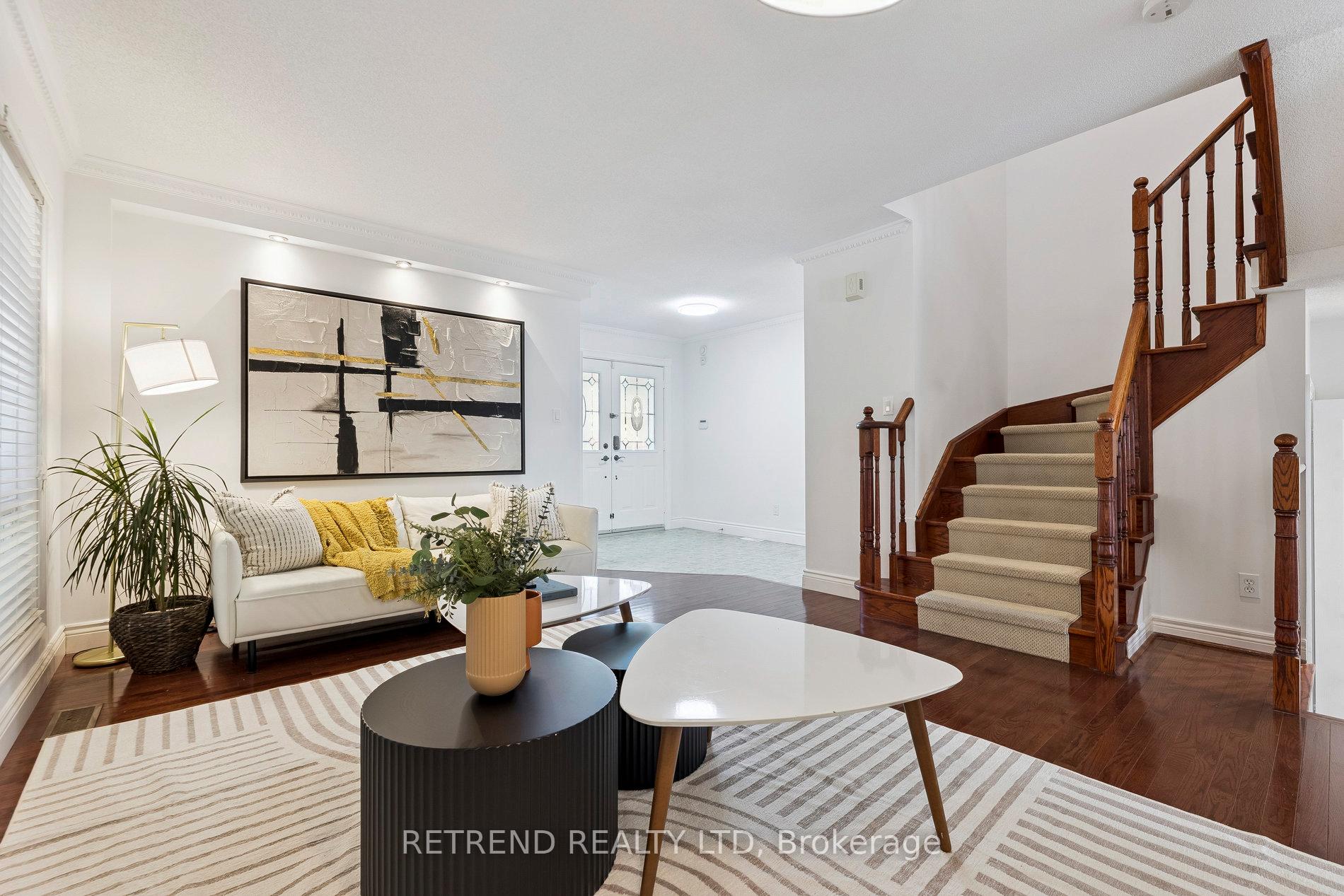 Photo 4 of 721 Swan Place, Pickering, Amberlea — HOMEH